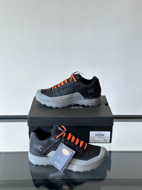 시조새 ARC'TERYX 스니커즈