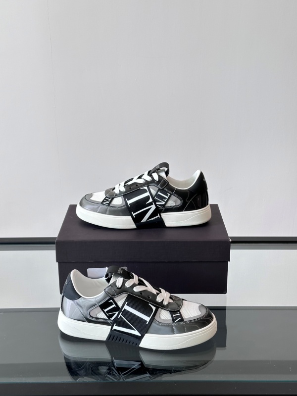 발렌티노 Valentino 스니커즈