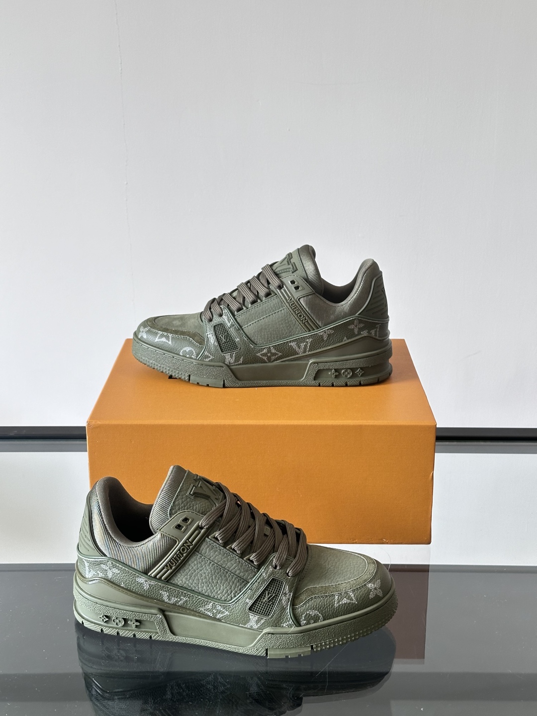 루이비통 LV TRAINER 스니커즈