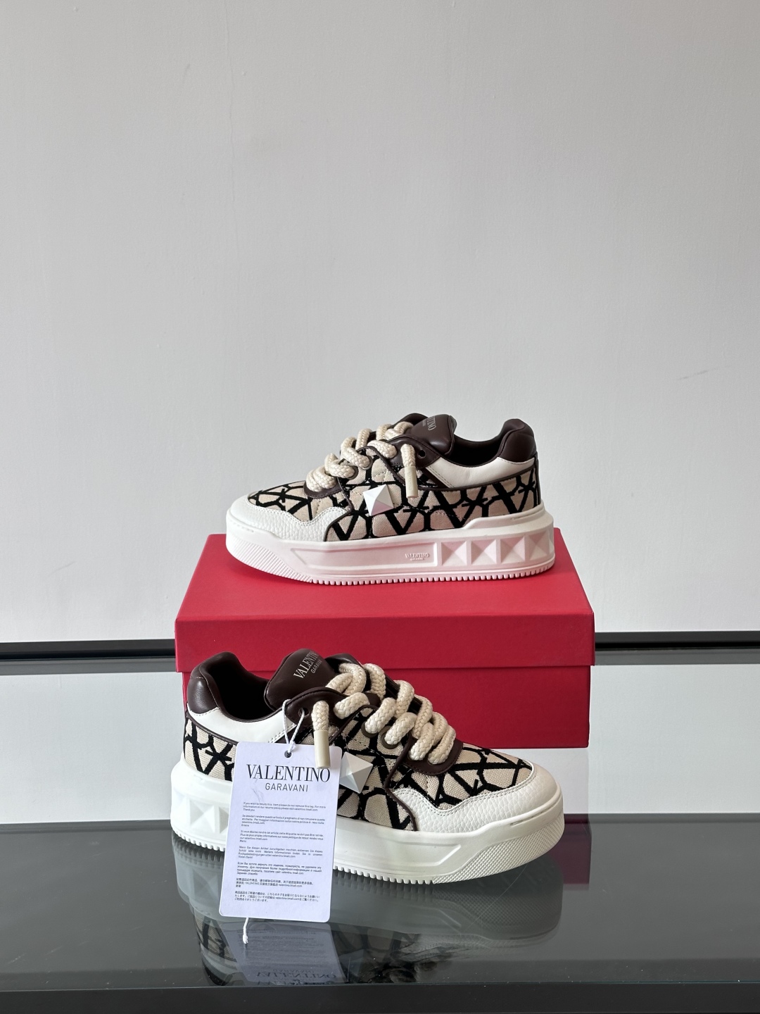 발렌티노 Valentino 스니커즈