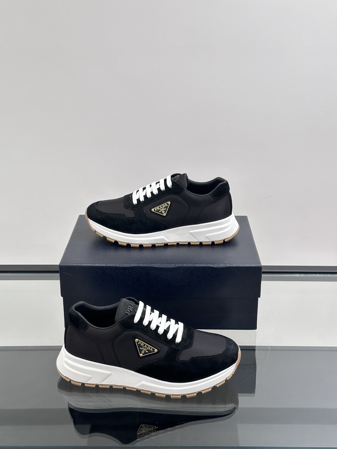 프라다 Prada 스니커즈