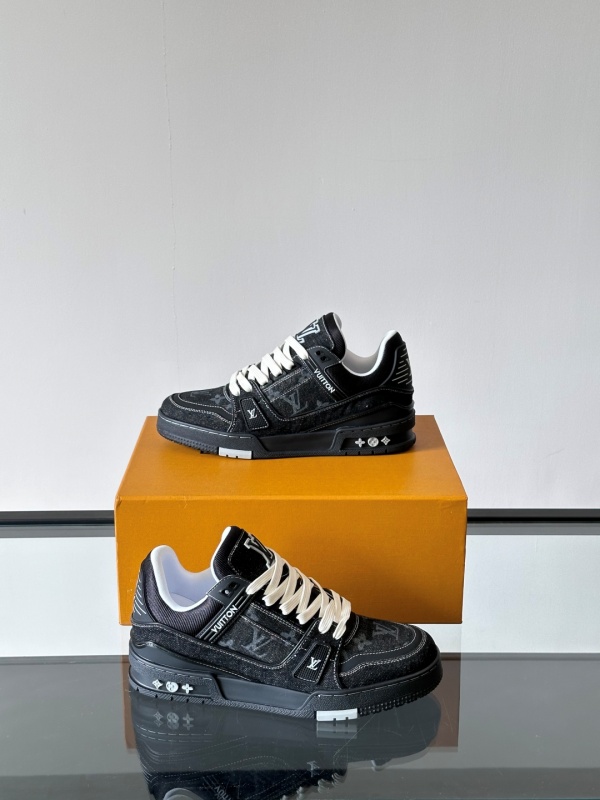 루이비통 LV TRAINER 스니커즈