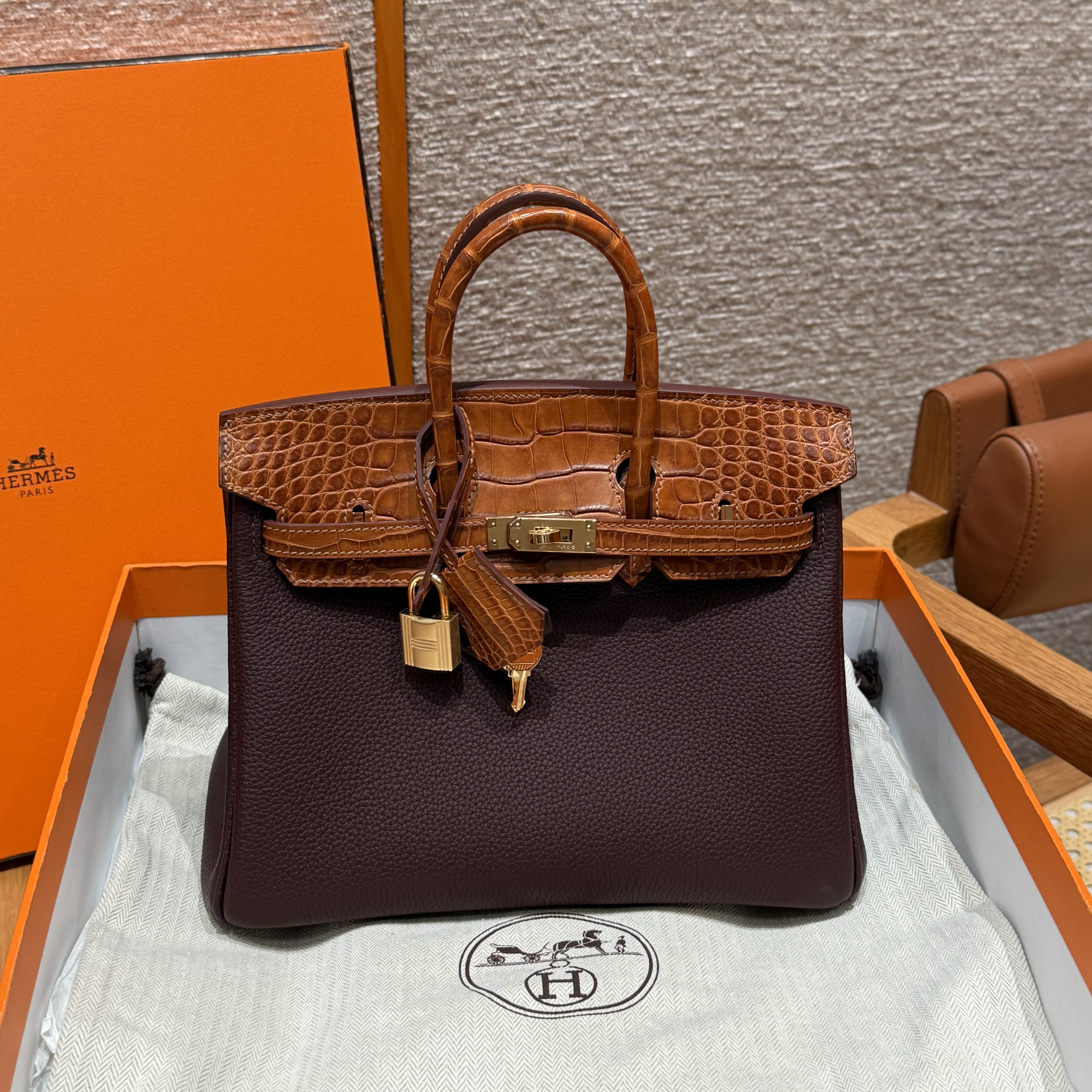 에르메스 Hermes Birkin Touch 25cm Togo and Matte Alligator 0G Rouge seller/gold