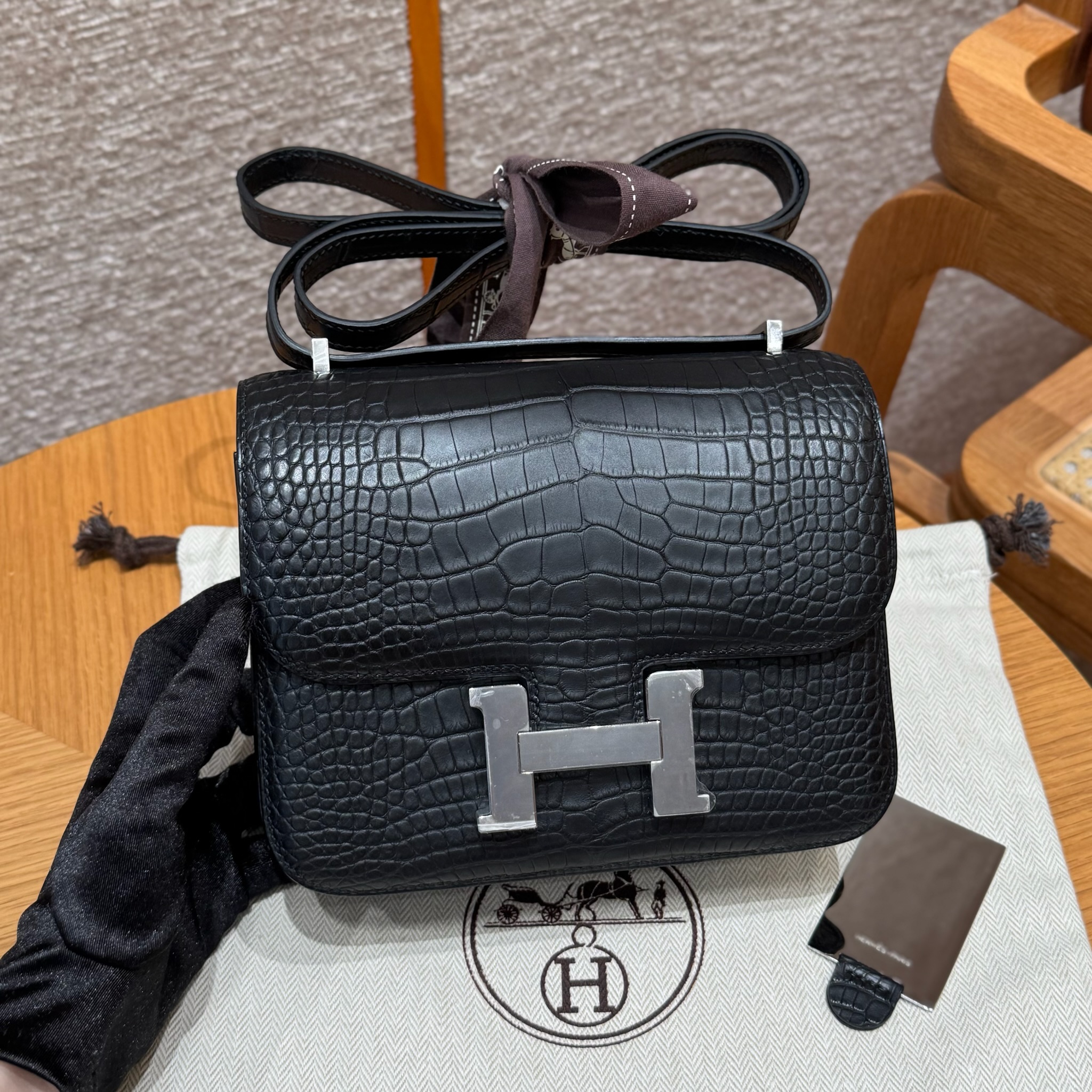 에르메스 Hermes Constance with mirror 19cm Matte America 89 Noir/silver