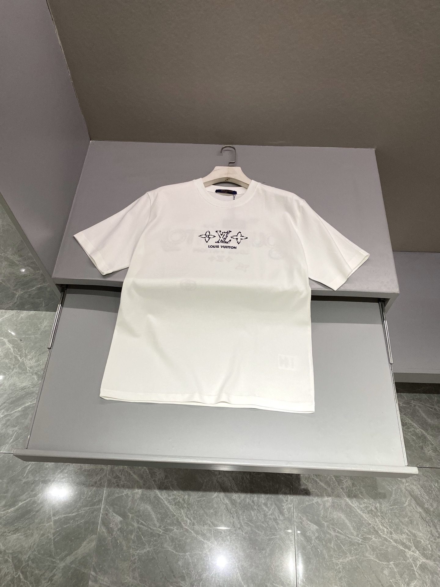 루이비통 Louis Vuitton 반팔 티셔츠