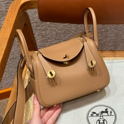 에르메스 Hermes Mini Lindy 19cm Clemence OM Chai/gold