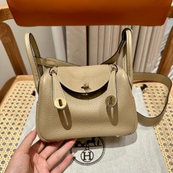 에르메스 Hermes Mini Lindy 19cm Clemence S2 Trench/gold