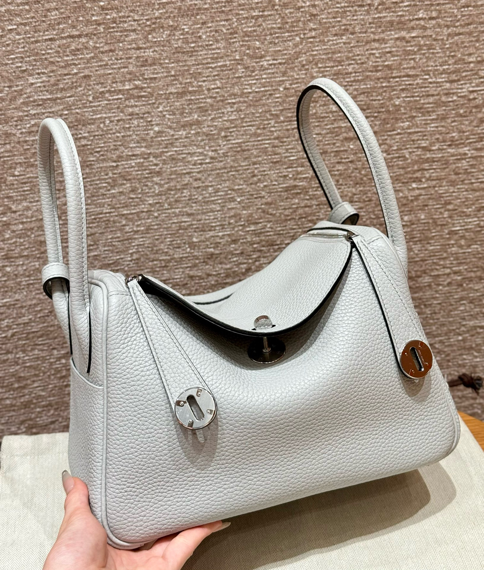 에르메스 Hermes Lindy 26cm Clemence 08 Blue pale/silver