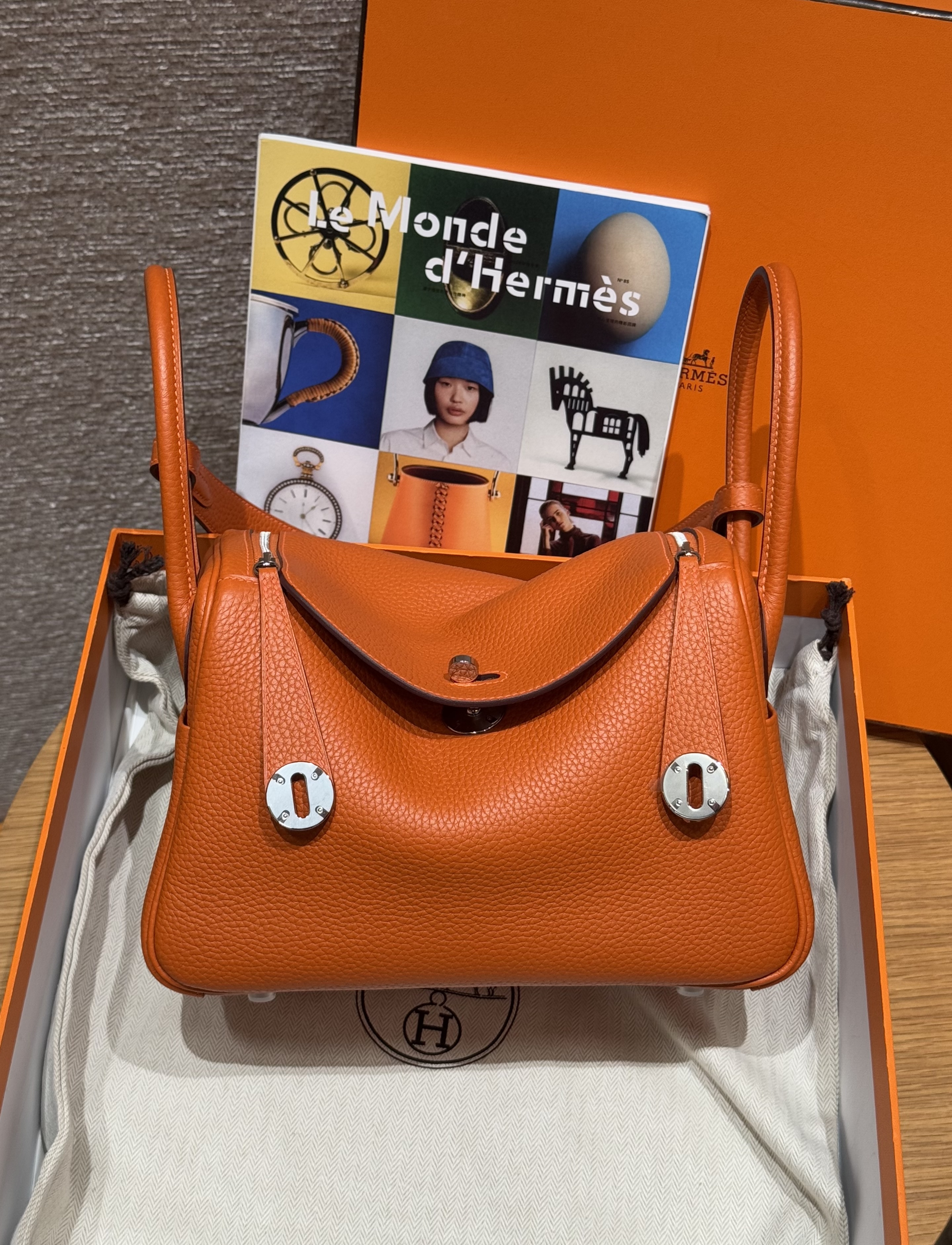 에르메스 Hermes Lindy 26cm Clemence 9J Feu/silver
