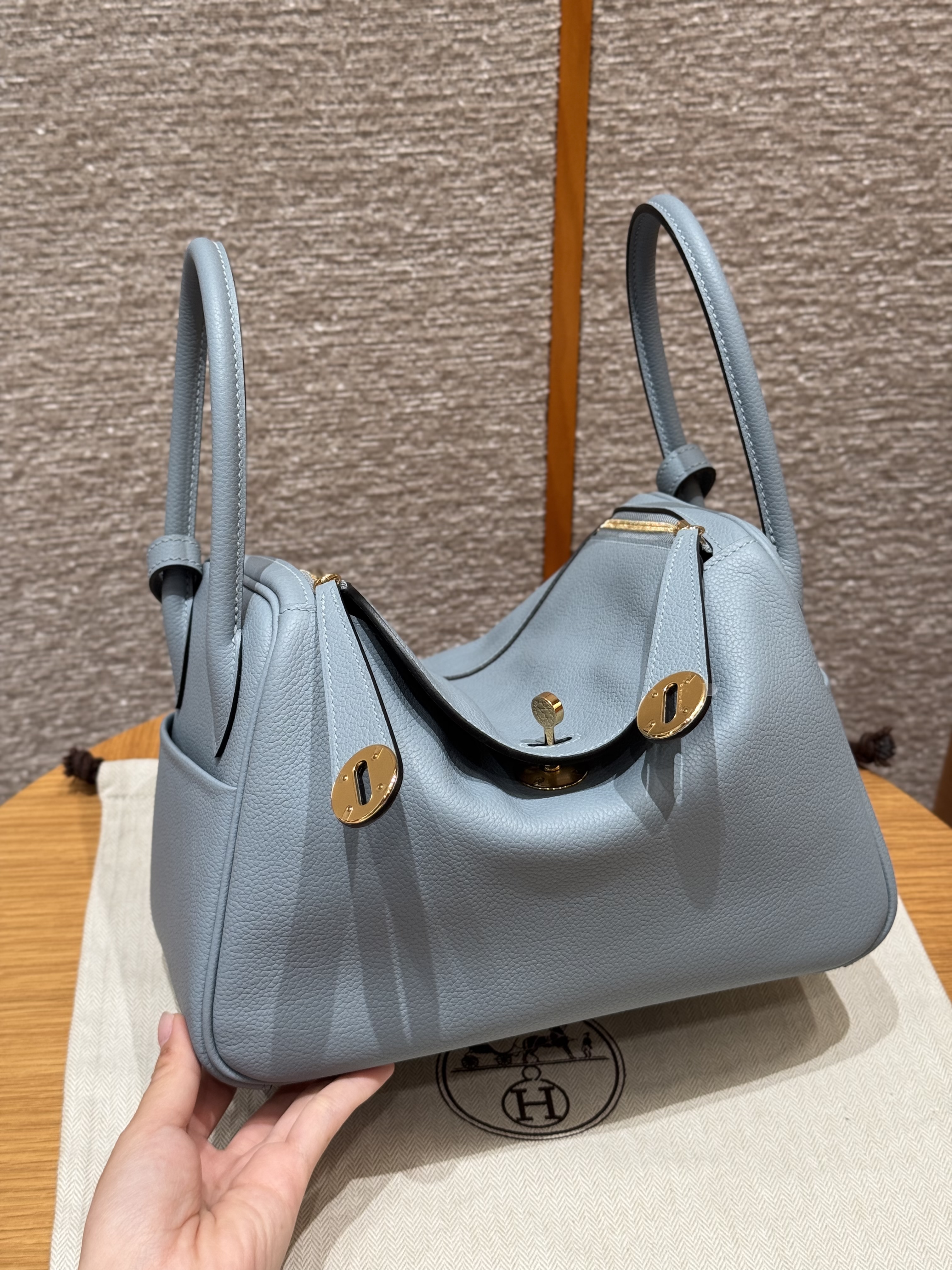 에르메스 Hermes Lindy 26cm evercolor J7 Blue Lin/gold