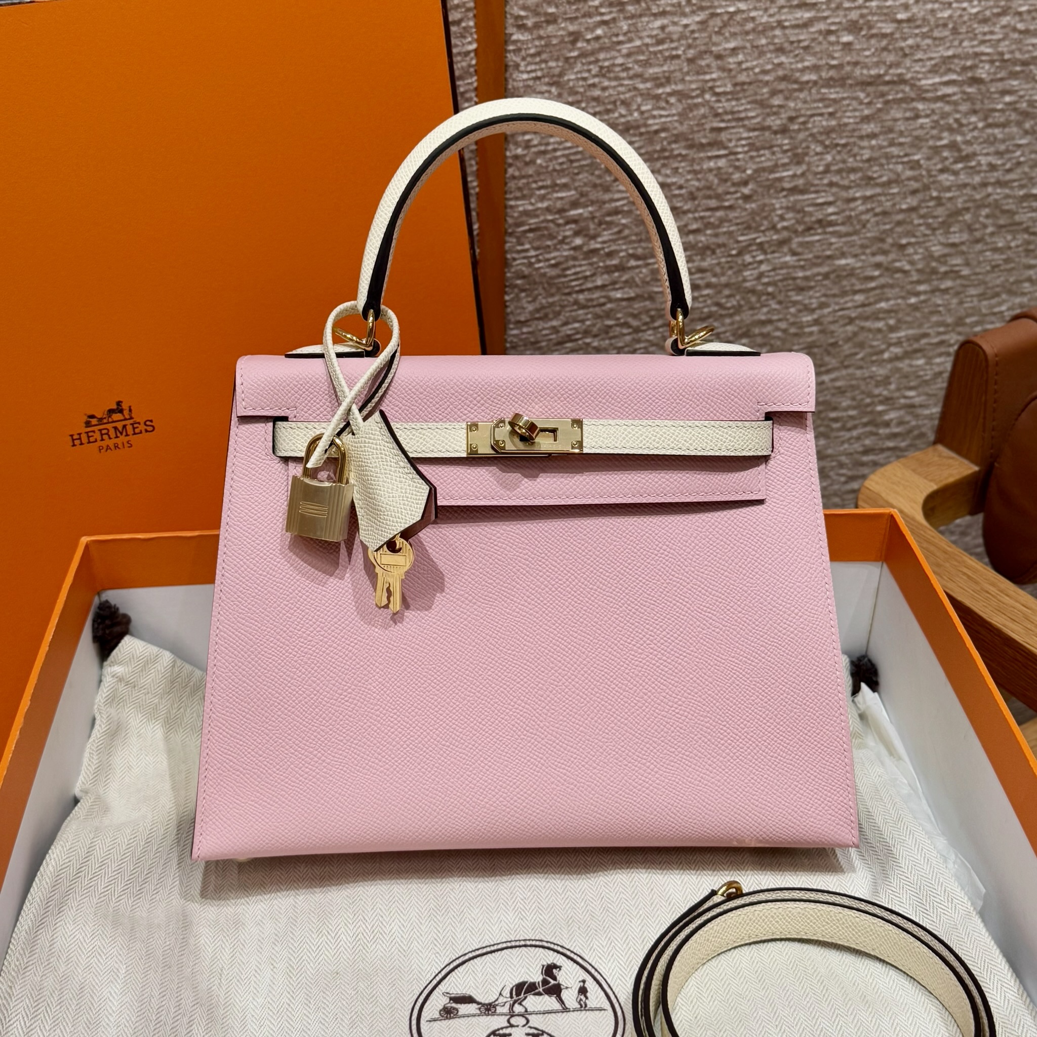 에르메스 Hermes Kelly 25cm Epsom 3Q Rose Sakure and i2 Nata/gold
