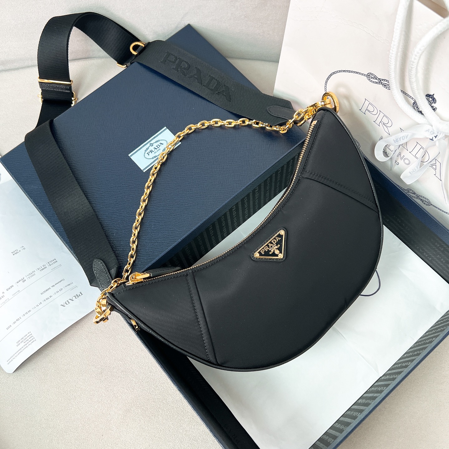 프라다 Prada 1BH222 Demi-lune 크로스 백 30CM