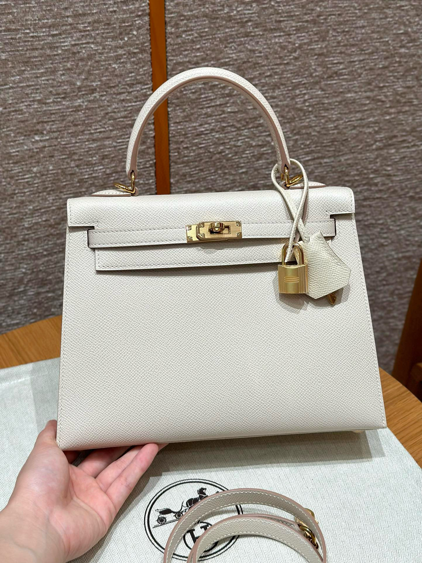 에르메스 Hermes Kelly 25cm Epsom 10 Craie/gold