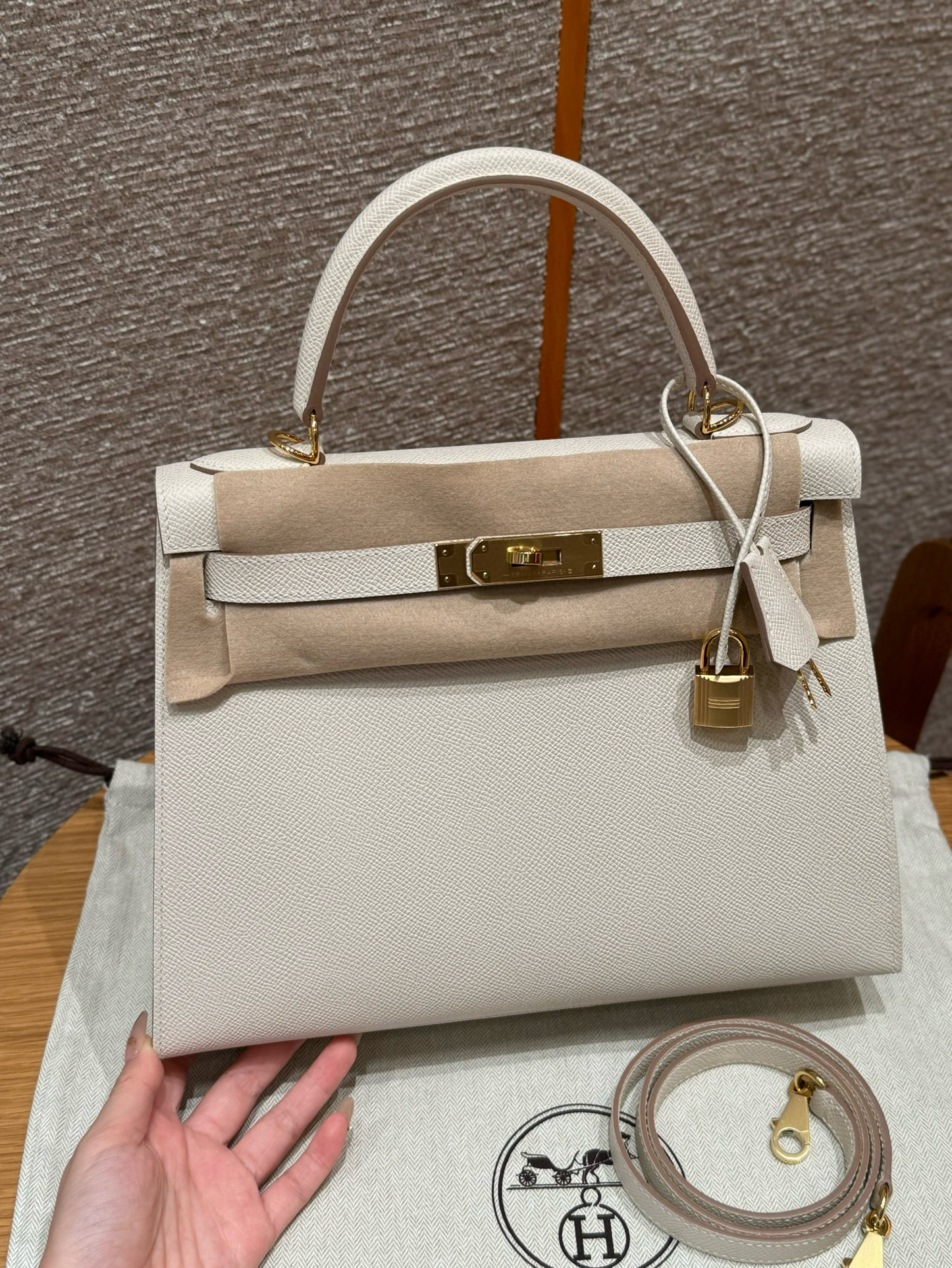 에르메스 Hermes Kelly 28cm Epsom 10 Craie/gold