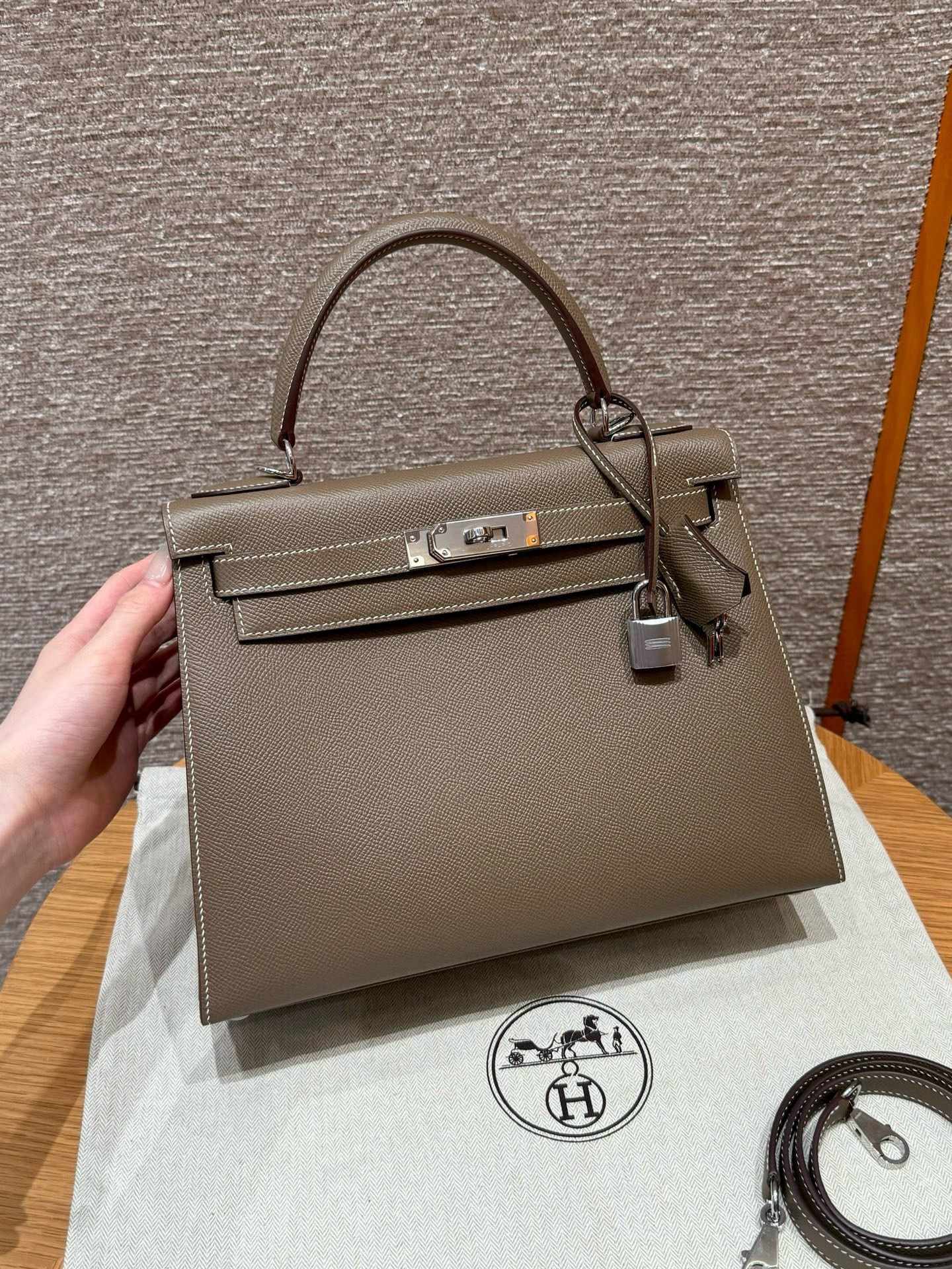 에르메스 Hermes Kelly 28cm Epsom 18 Etoupe/silver