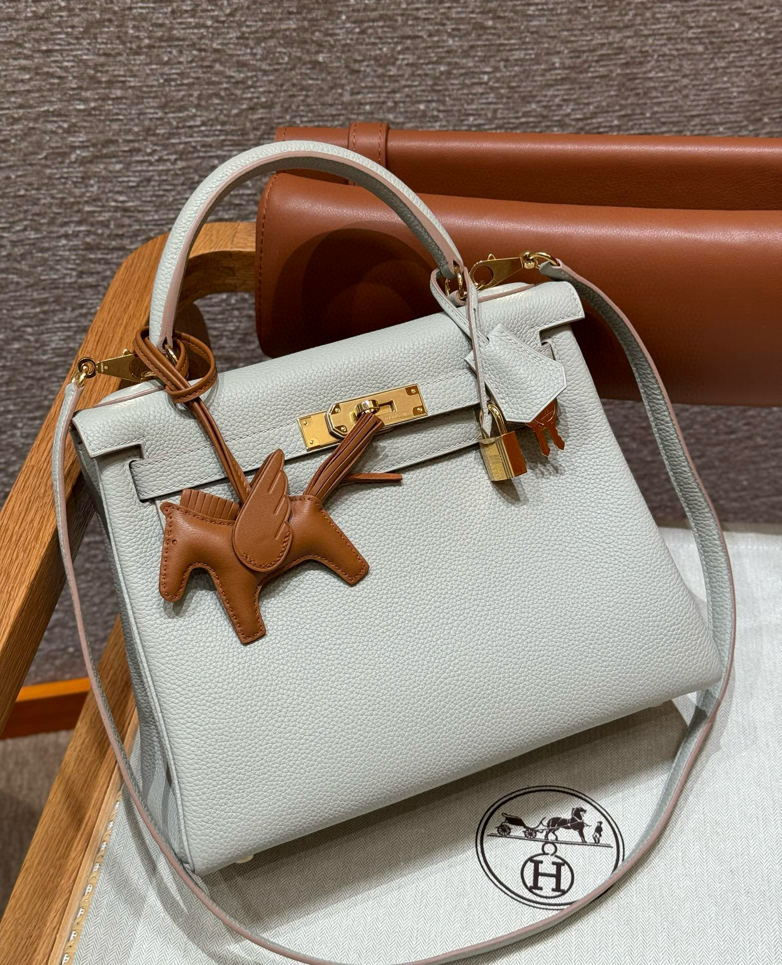에르메스 Hermes Kelly 28cm Togo 8L Beton/gold