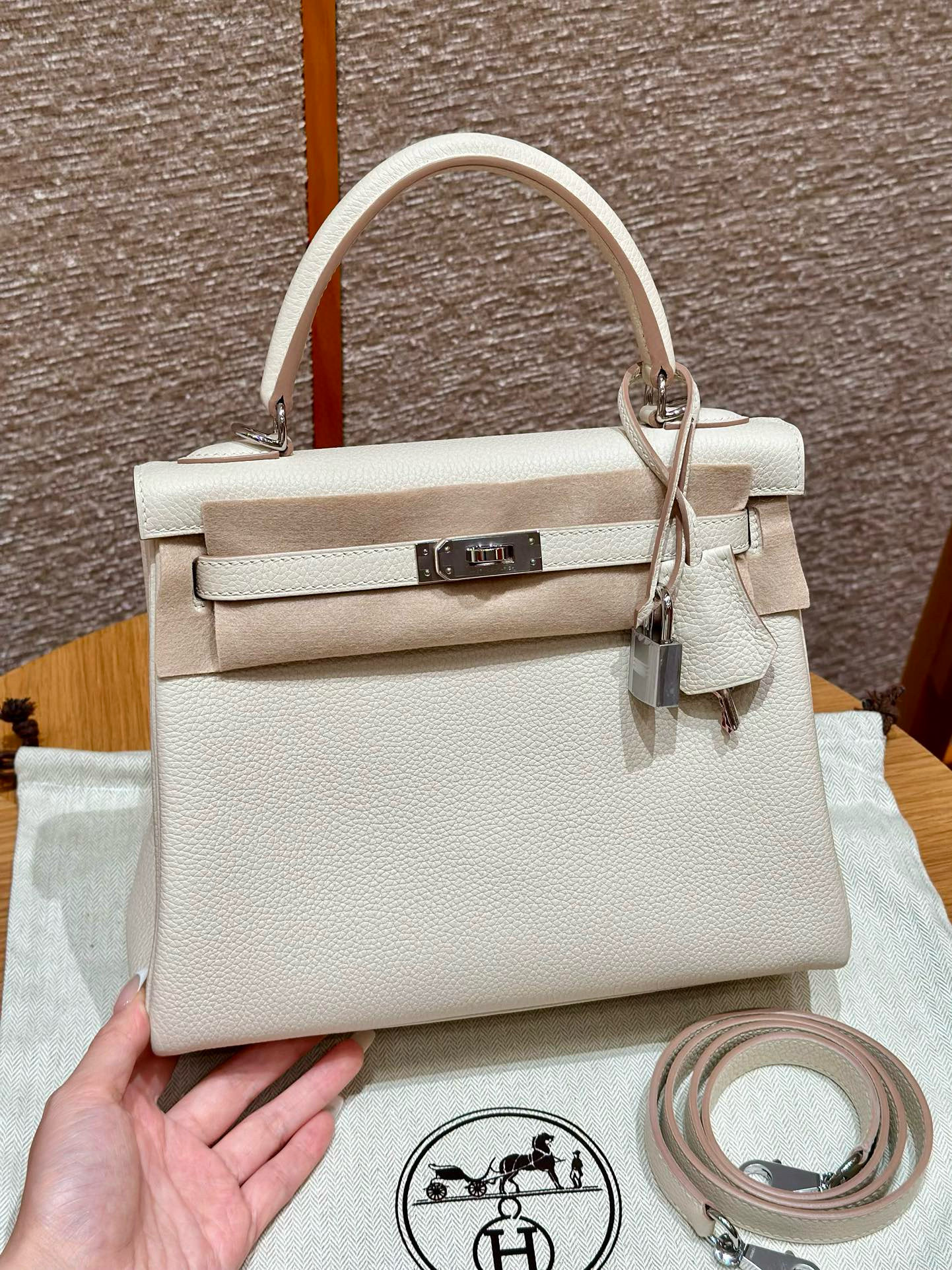 에르메스 Hermes Kelly 28cm Togo 10 Craie/silver