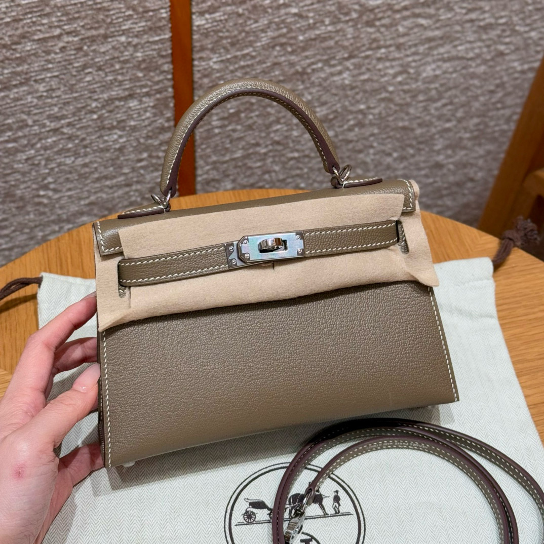 에르메스 Hermes Mini Kelly 19cm Chèvre 18 Etoupe and 0U New white/silver