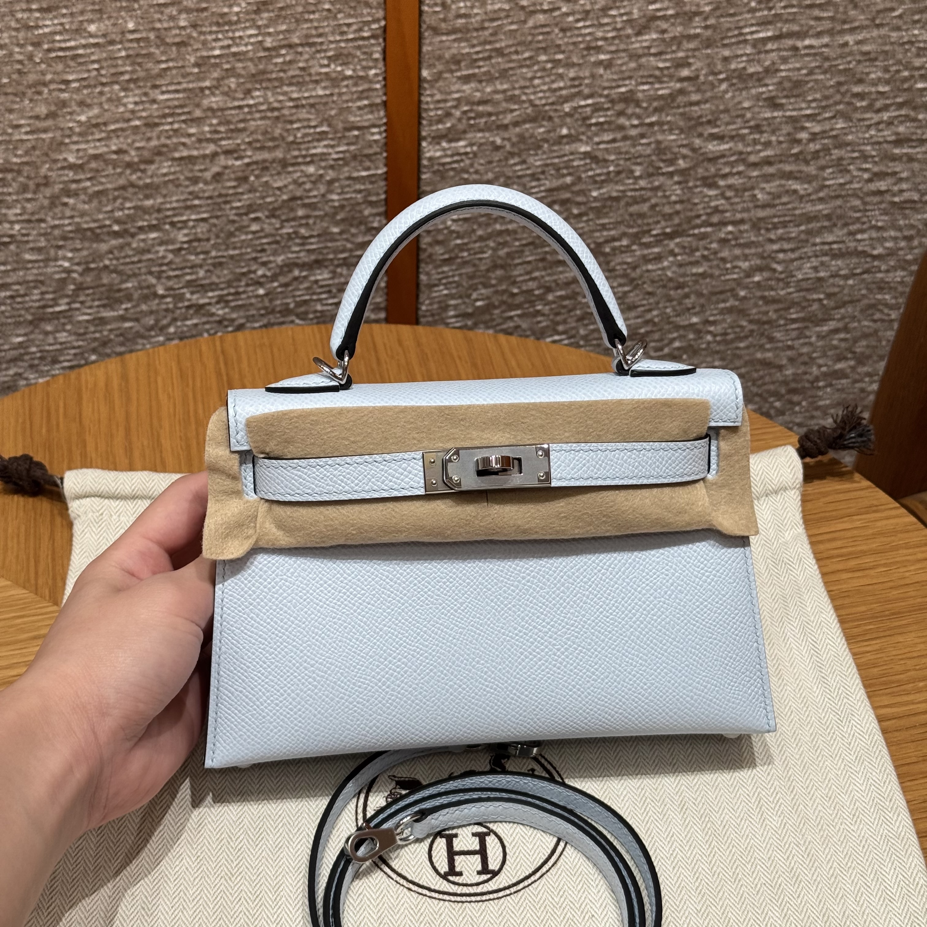 에르메스 Hermes Mini Kelly 19cm Epsom 08 Blue pale/silver