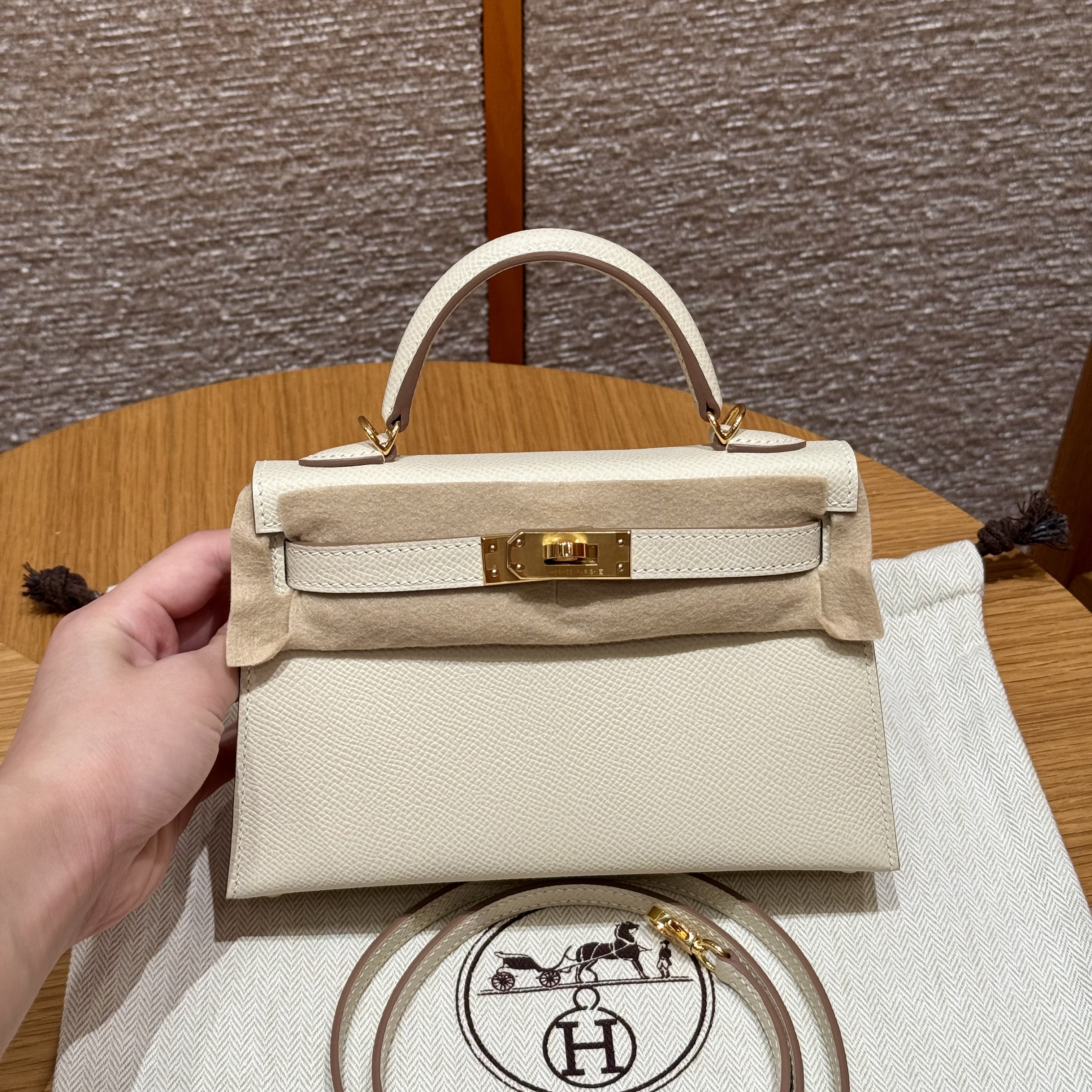에르메스 Hermes Mini Kelly 19cm Epsom 10 Craie/gold