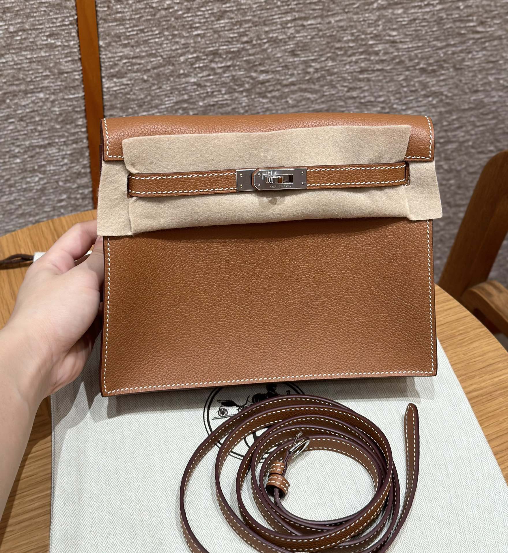에르메스 Hermes Kelly danse 22cm evercolor 37 Gold and 3Q Rose Sakura/silver