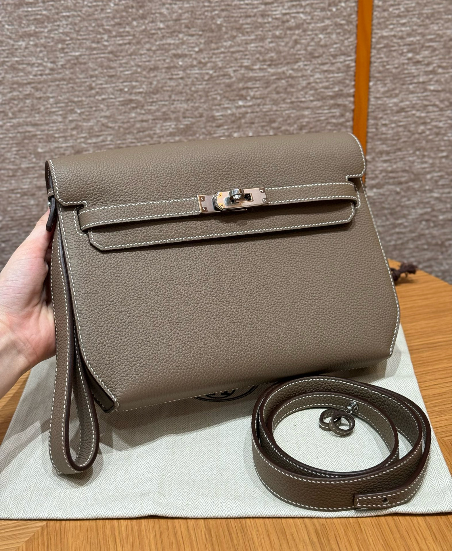 에르메스 Hermes kelly depeches 25cm Togo 18 Etoupe/silver