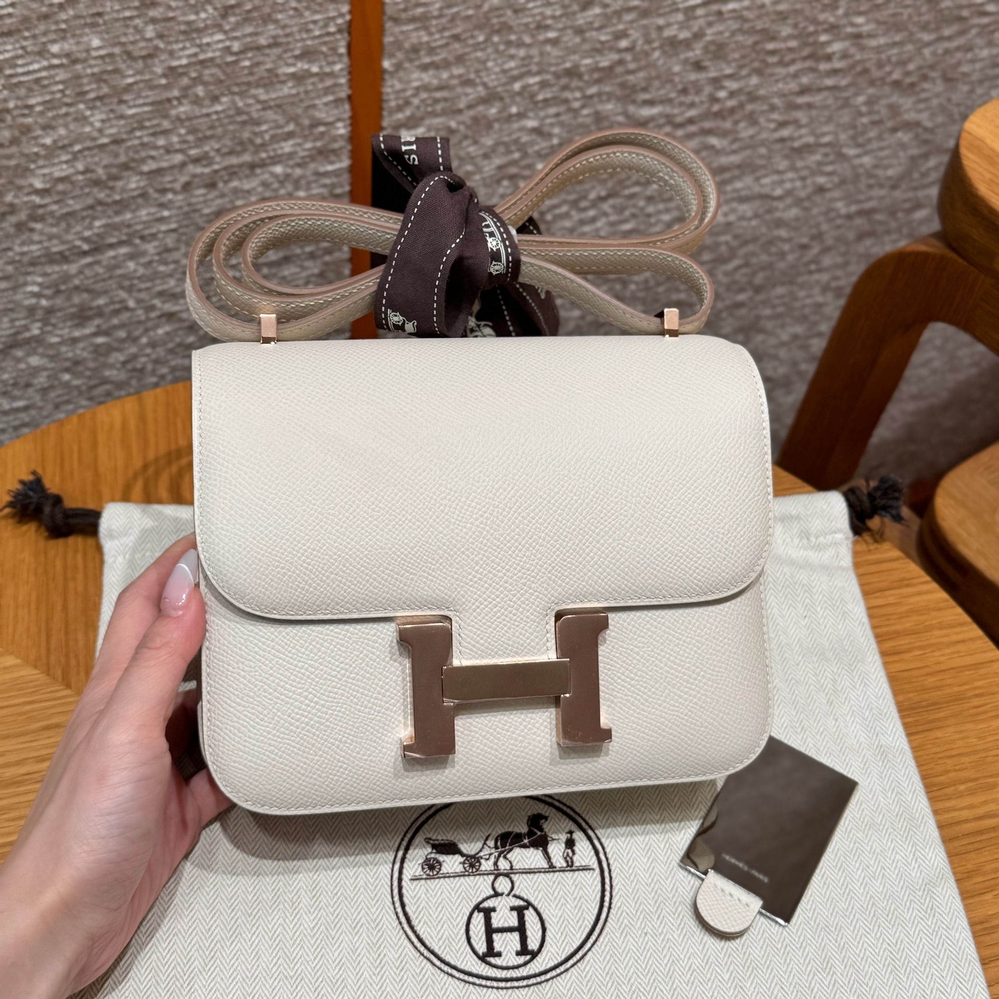 에르메스 Hermes Constance with mirror 19cm Epsom 10 Craie/Rose gold