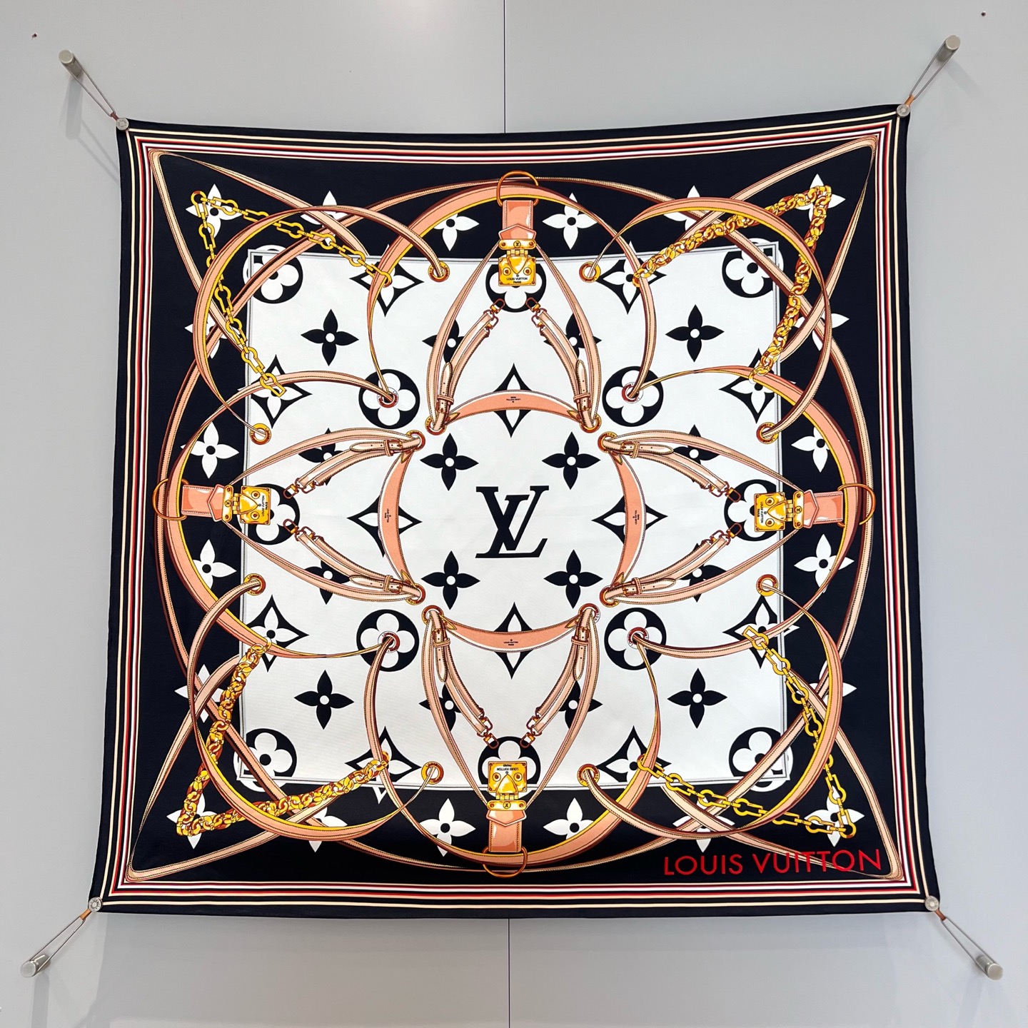 루이비통 Louis Vuitton ULTIMATE MONOGRAM 스커프 90×90cm