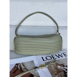 로에베 Loewe A912P84X27-1100  Bracelet Pouch In Pleated Nappa