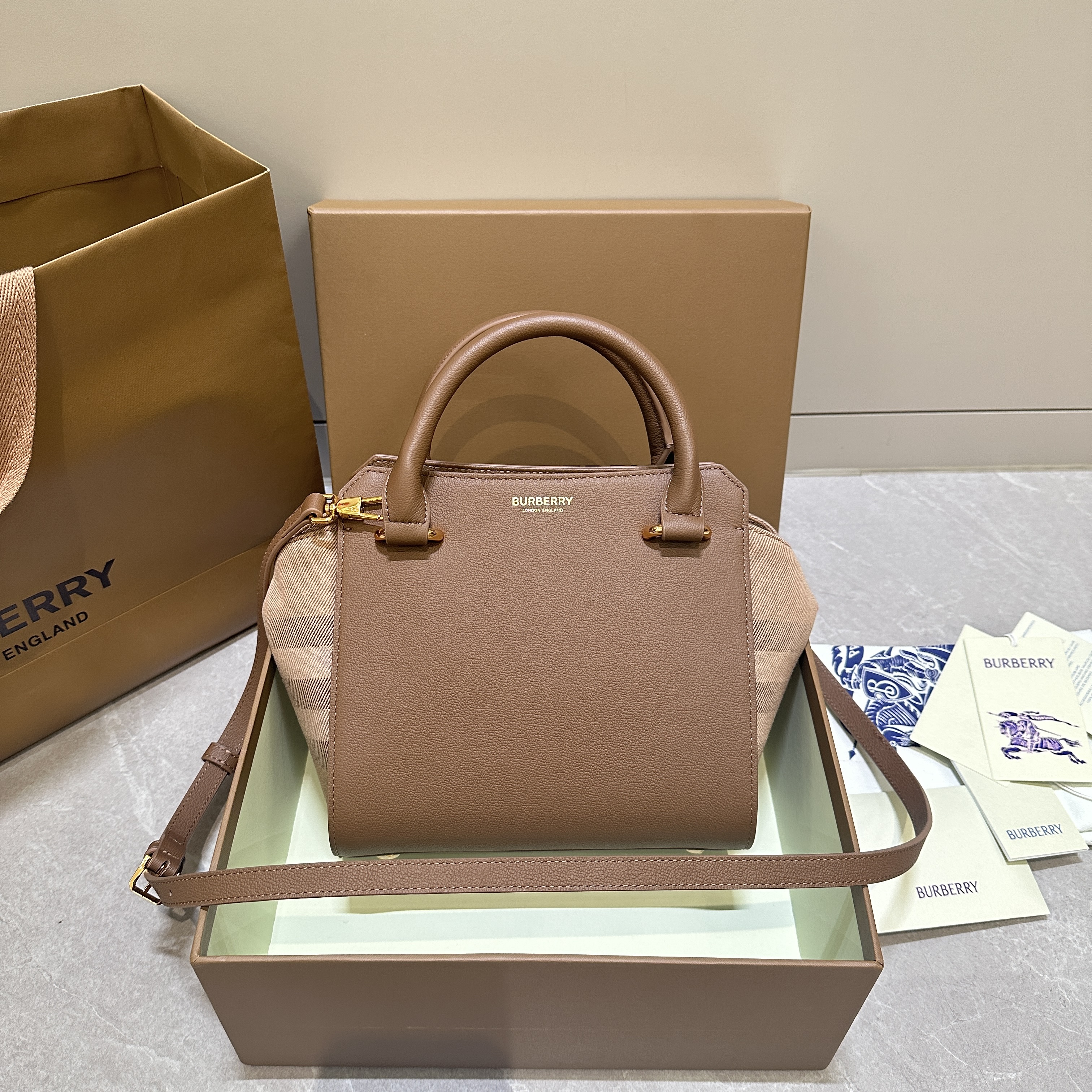 버버리 Burberry 4881 탑 핸들백 21CM