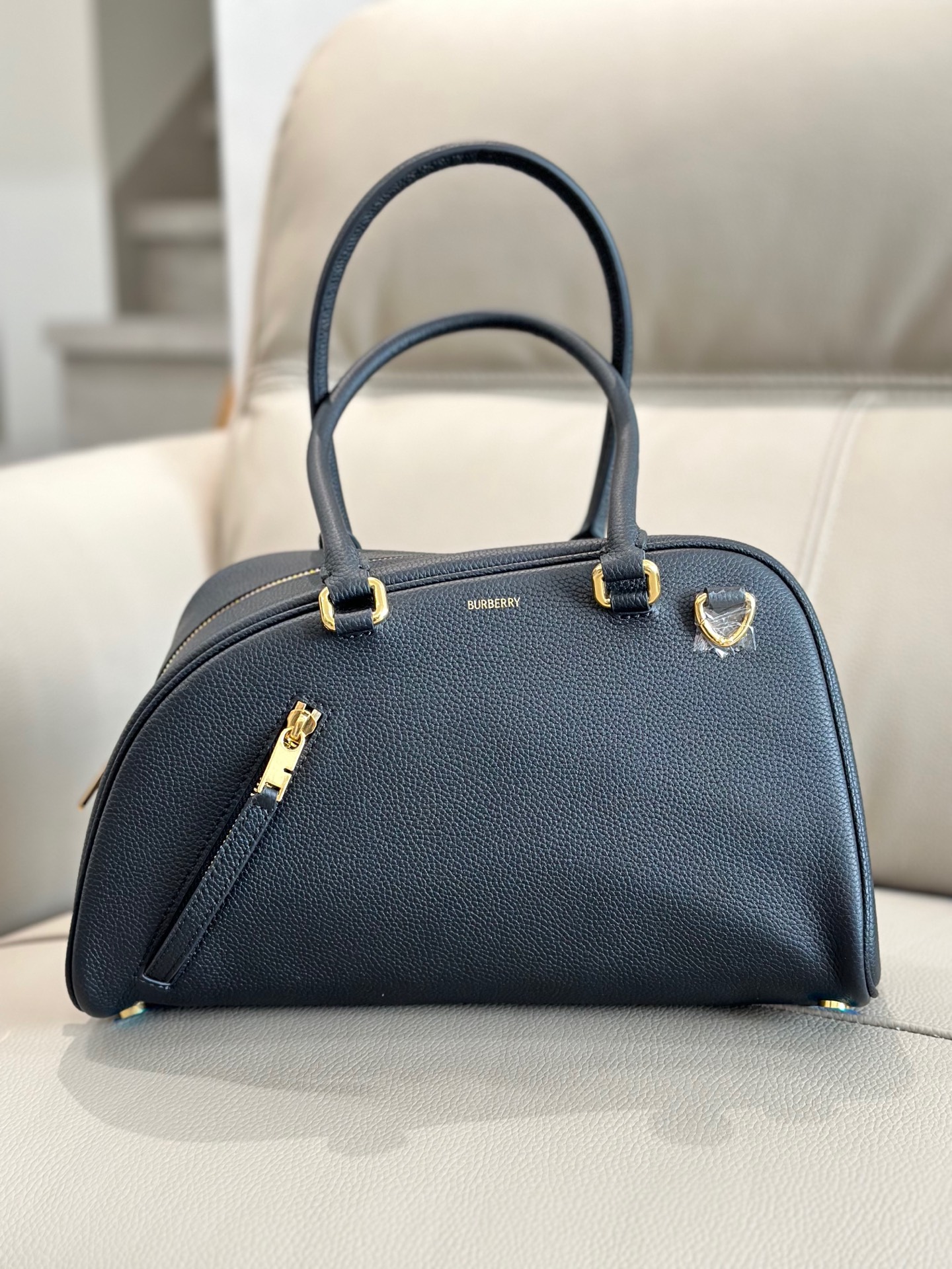 버버리 Burberry 8291 탑 핸들백  32CM