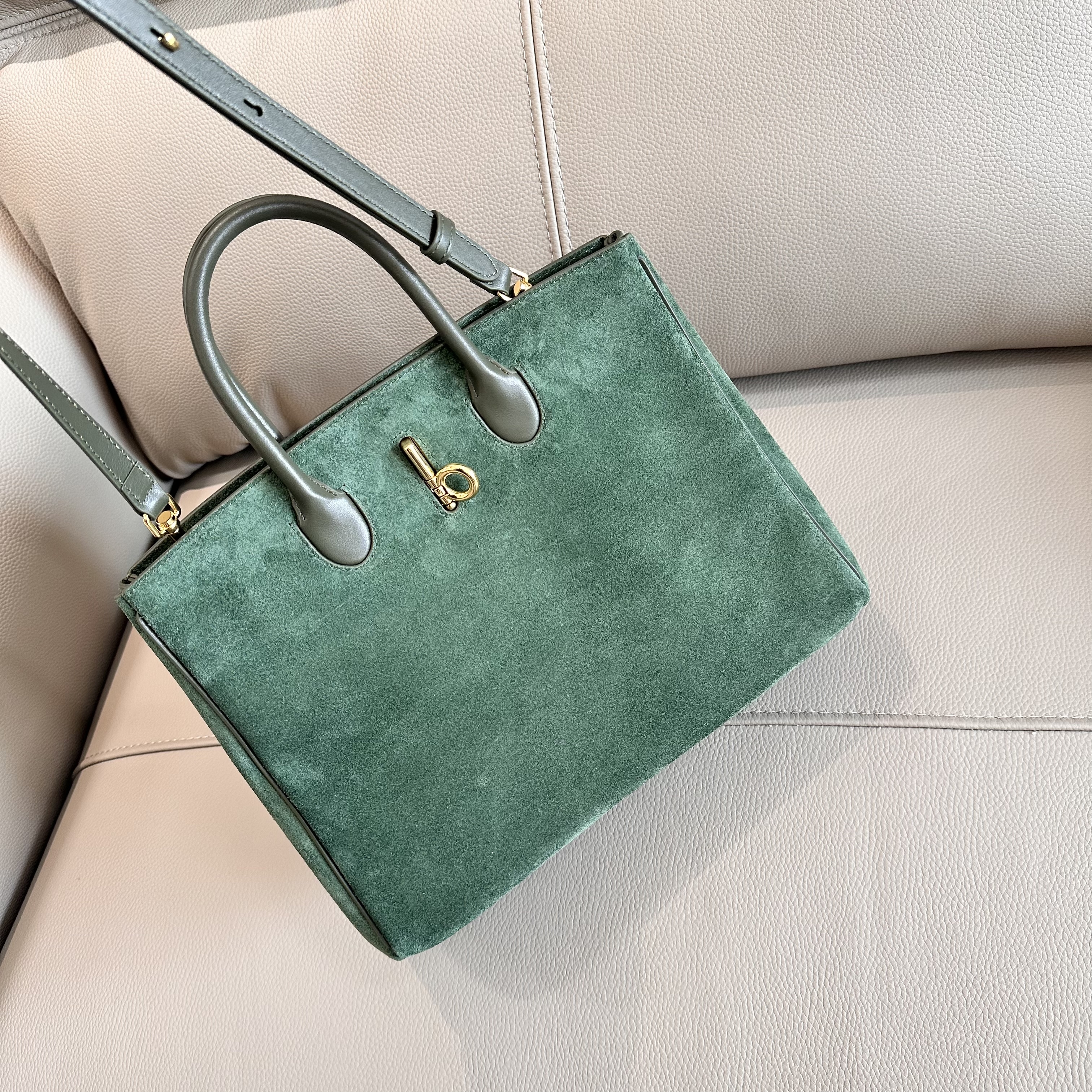 버버리 Burberry 4011 토트 백 30CM