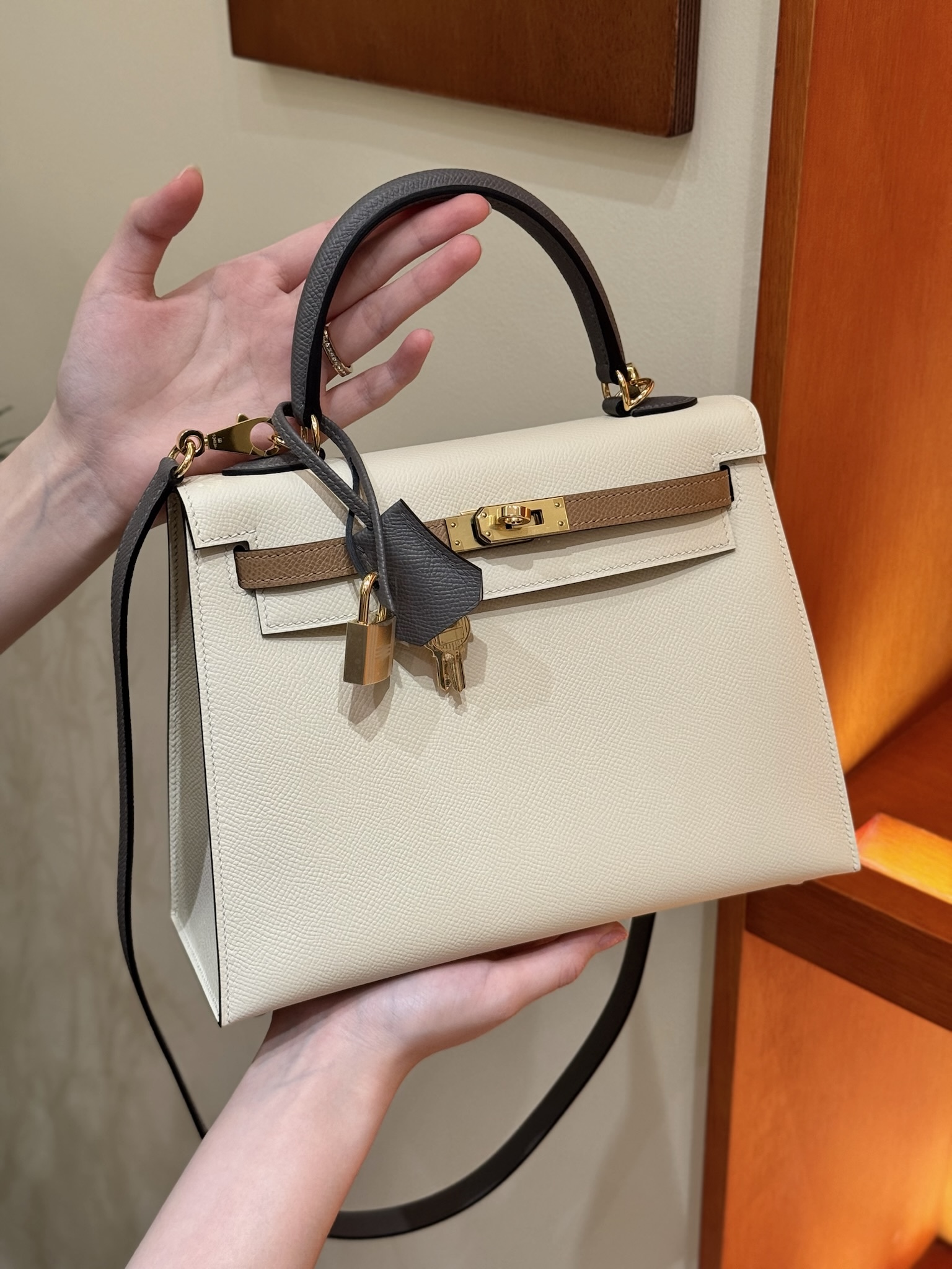 에르메스 Hermes Kelly 25cm Epsom i2 Nata OM chai 0L Girs Meyer/gold