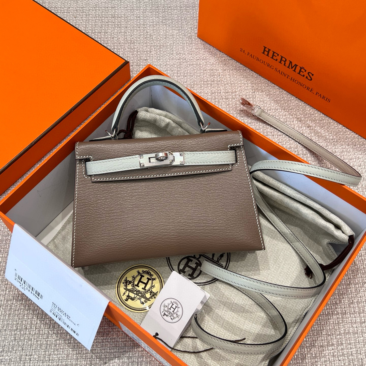 에르메스 Hermes Mini Kelly chèvre 18 Etoupe and 80 Girs Perle/silver