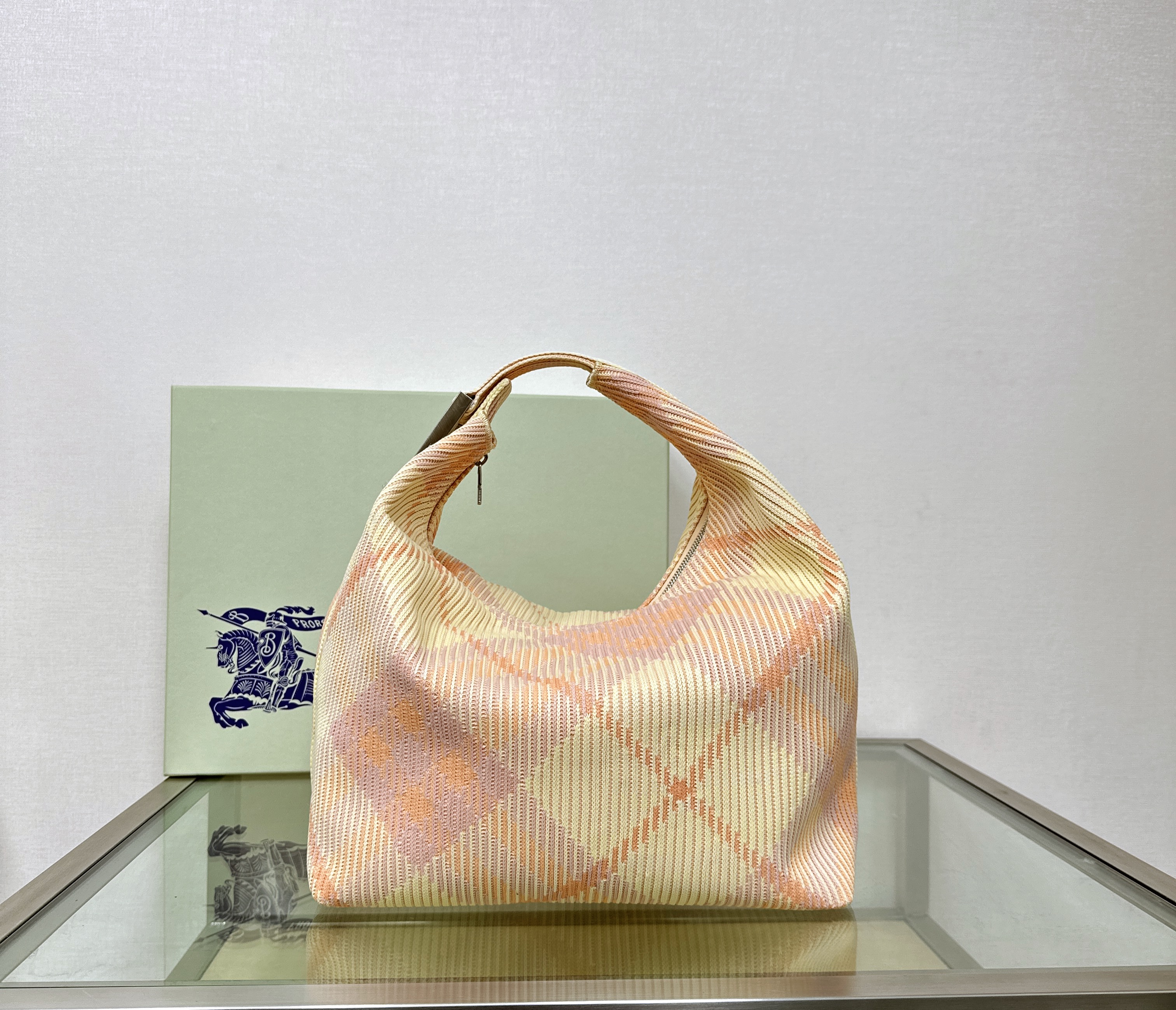 버버리 Burberry 0421 Large 탑 핸들백