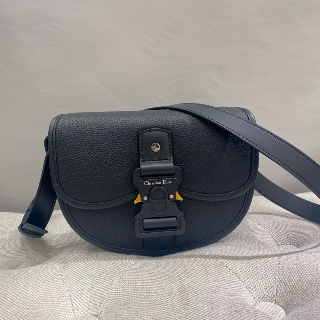 디올 Dior Gallop 크로스 백 20.5CM