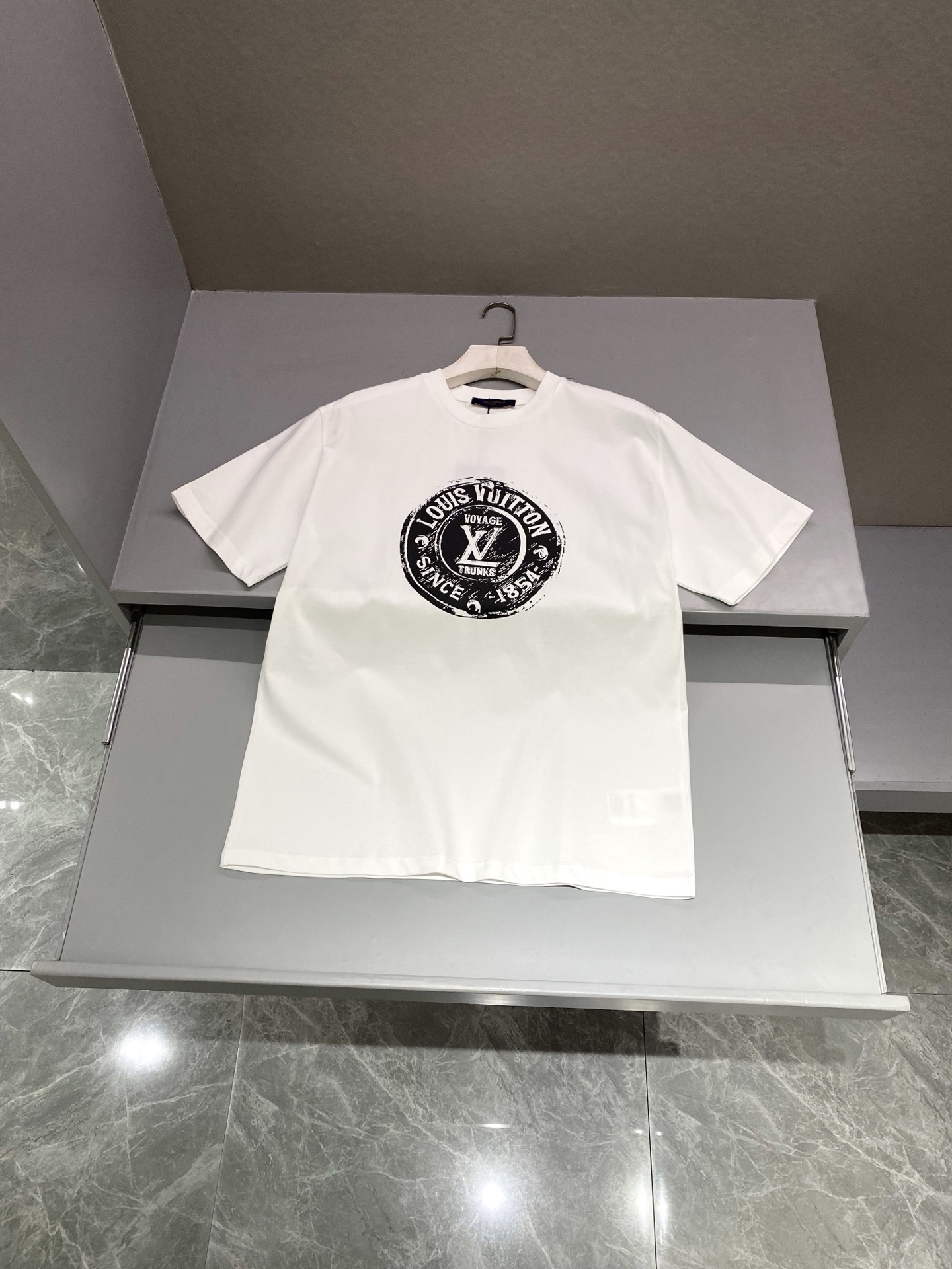 루이비통 Louis Vuitton 반팔 티셔츠