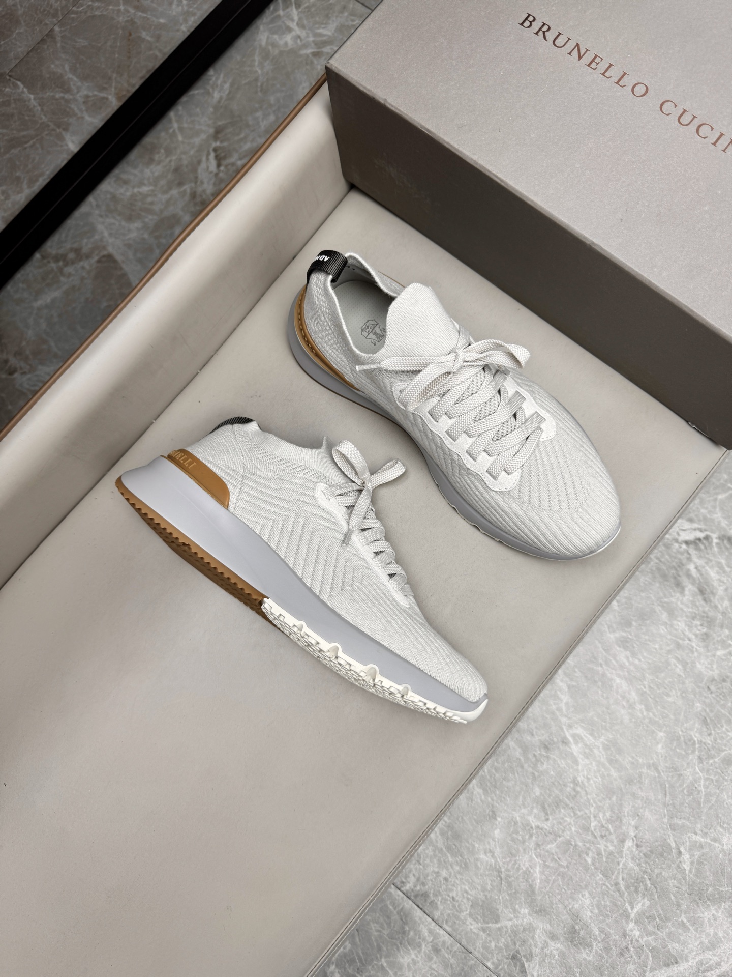 브루넬로 쿠치넬리 Brunello Cucinelli 스니커즈