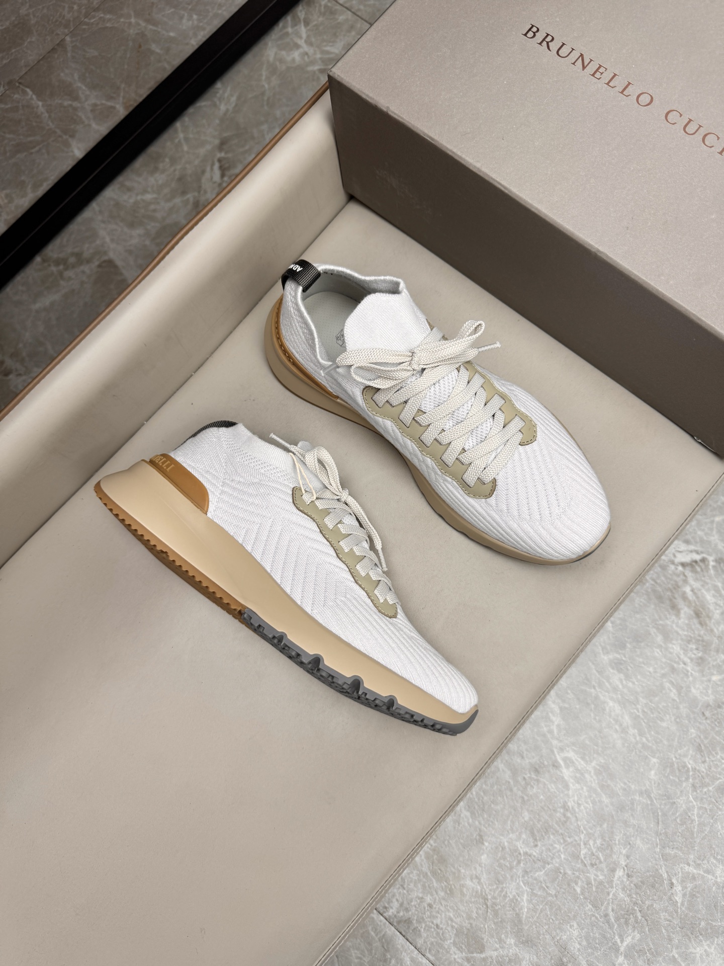 브루넬로 쿠치넬리 Brunello Cucinelli 스니커즈