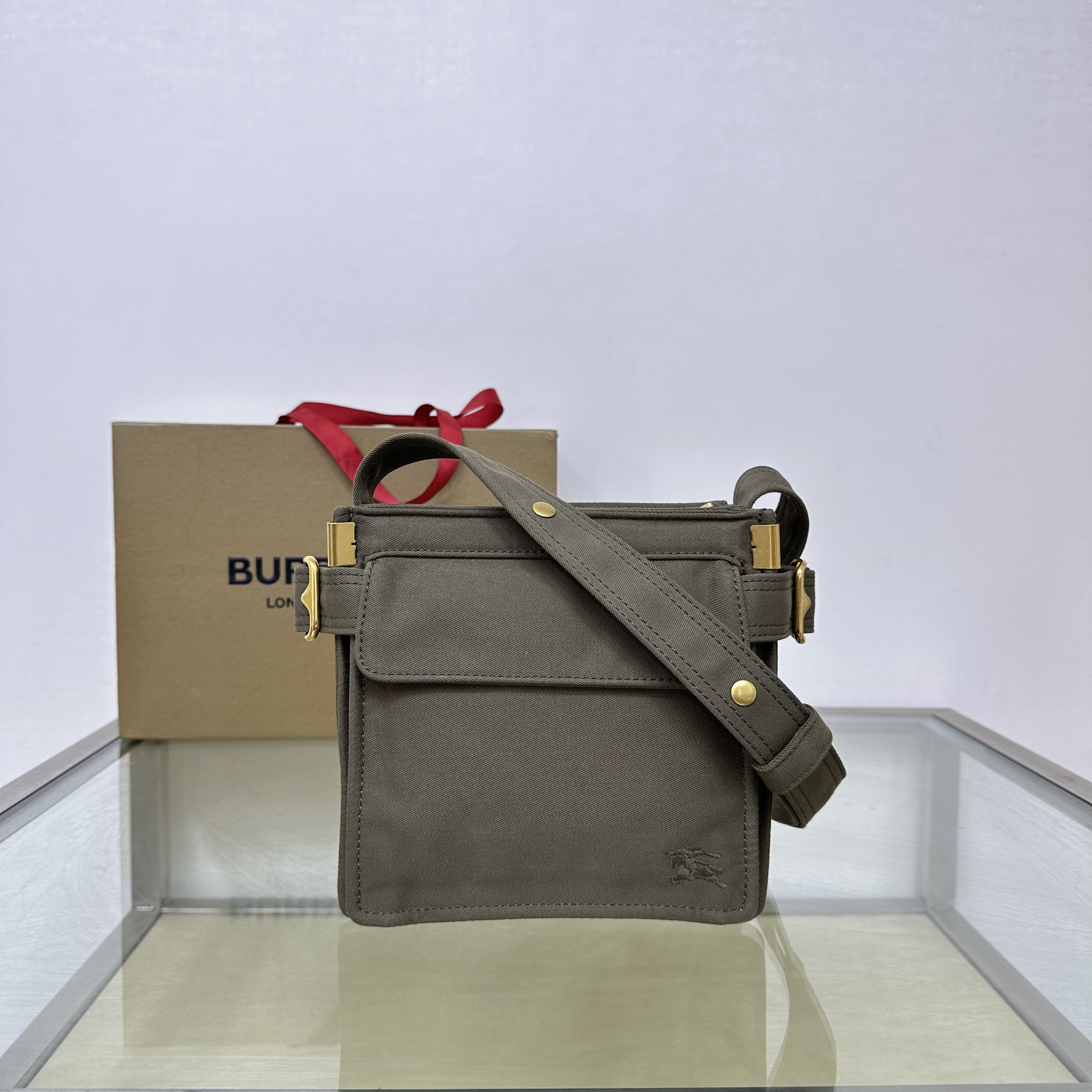 버버리 Burberry 0891 mini 크로스 백 19cm