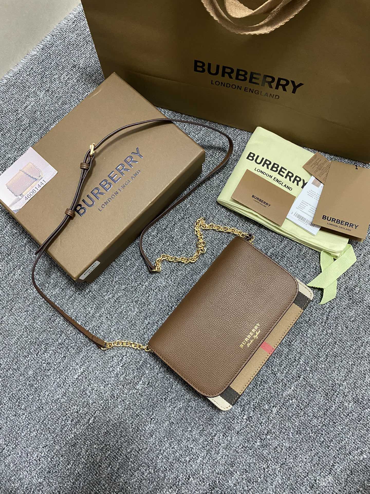 버버리 Burberry 1441 크로스 백 19cm