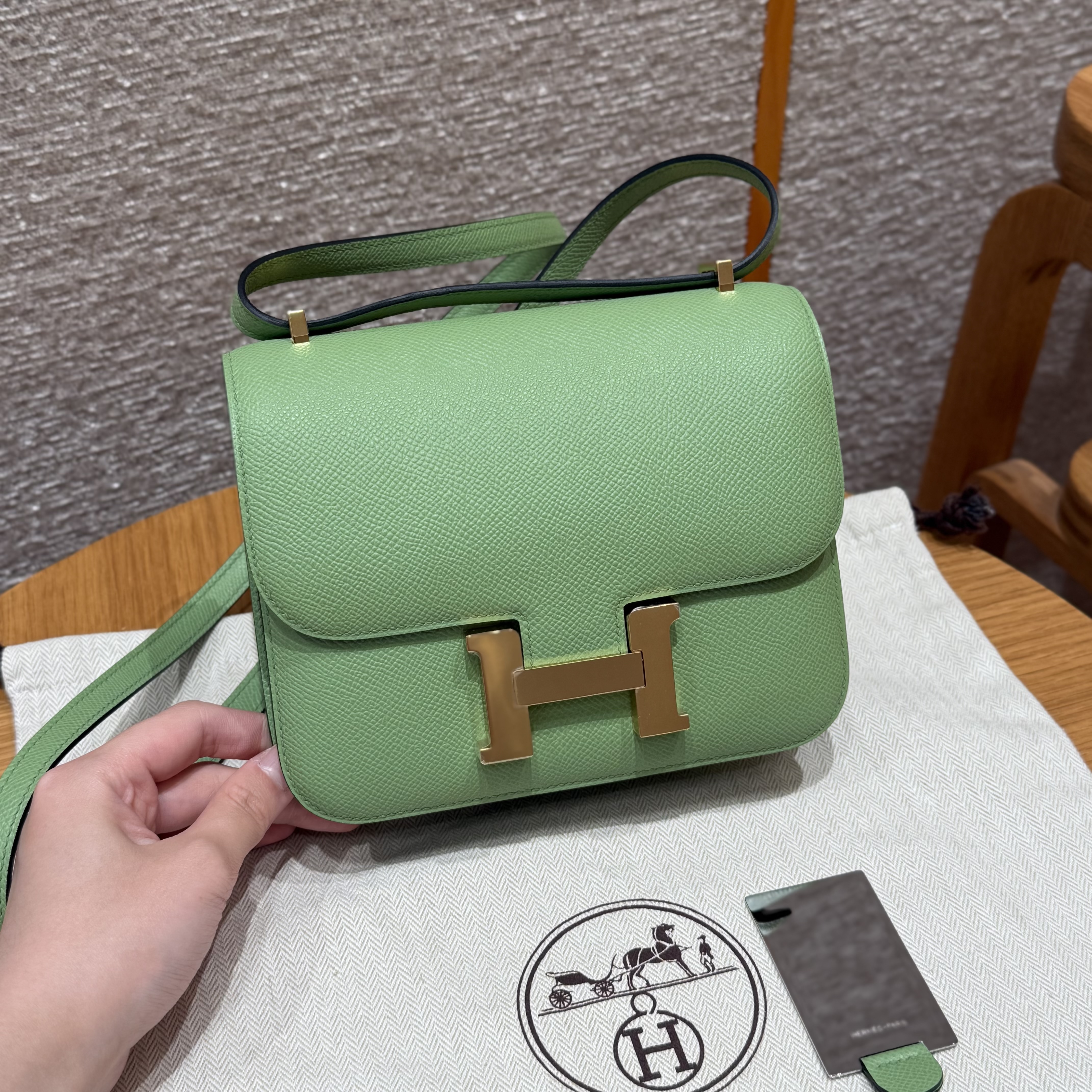 에르메스 Hermes Constance with mirror 19cm Epsom 3i Vert Criquent/gold