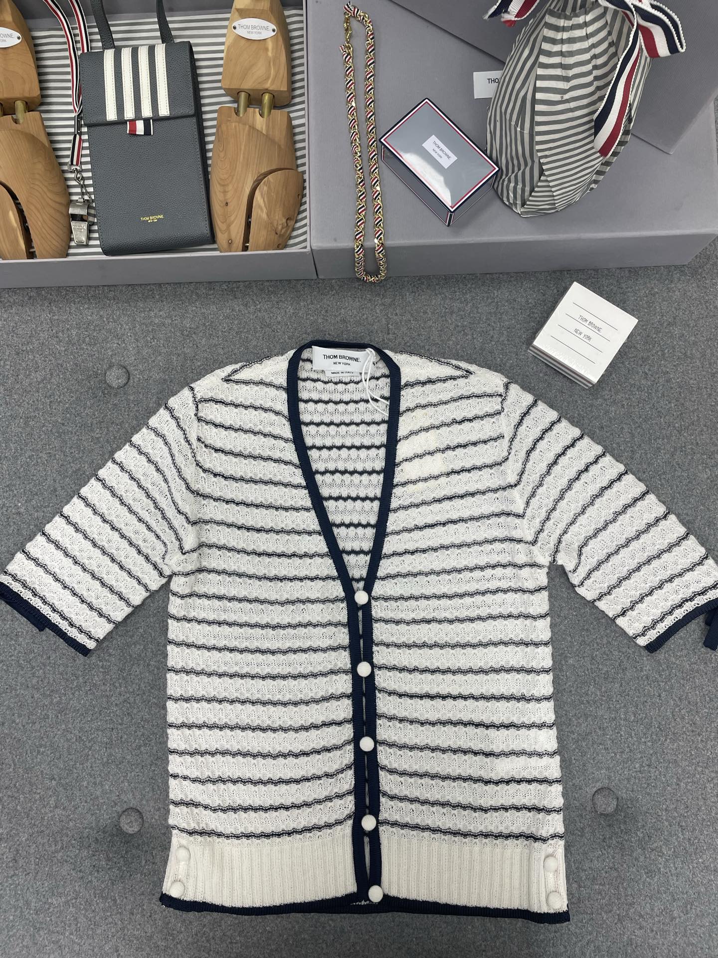톰브라운 Thom Browne 가디건