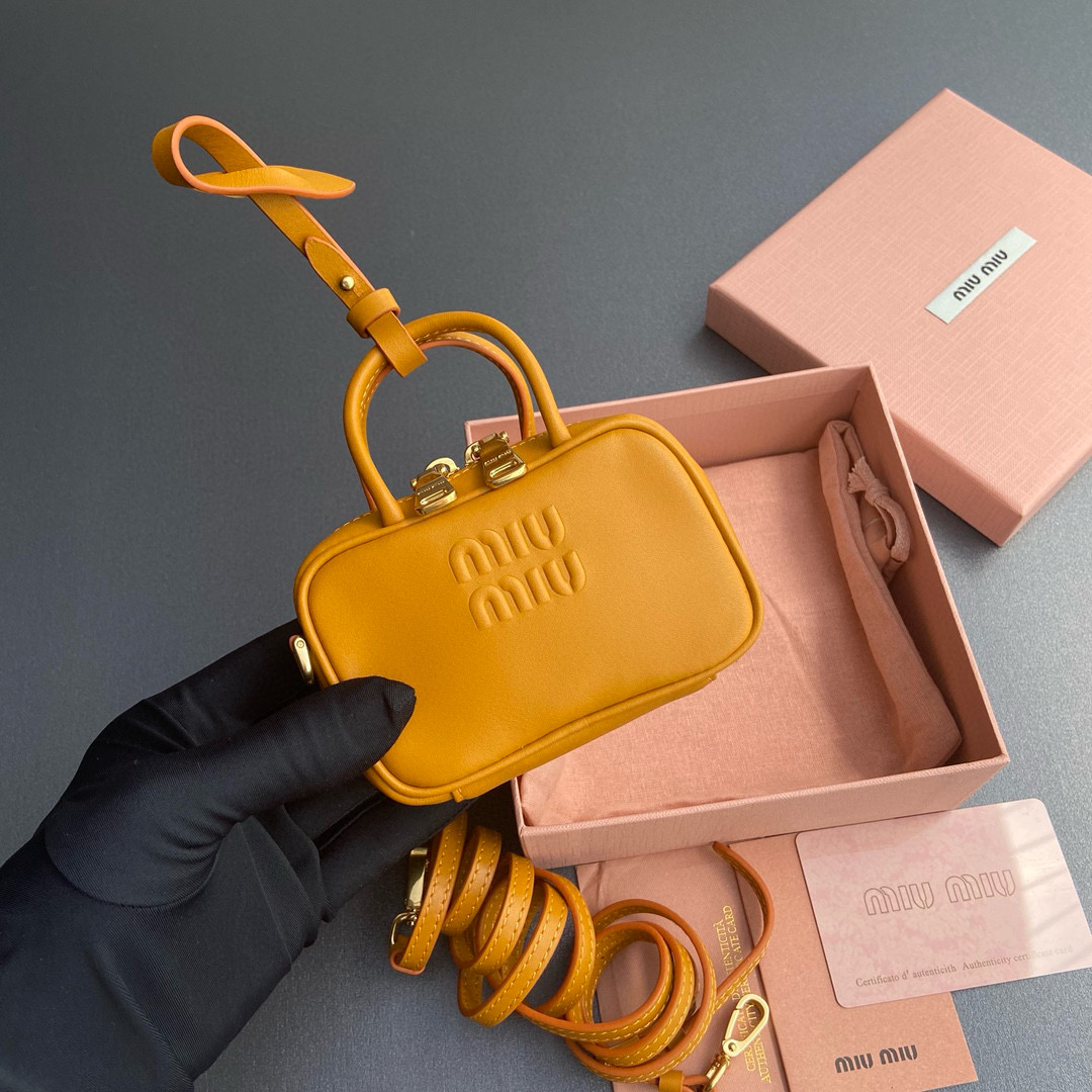 미우 미우 MIU MIU 미니백 5NR036-020-MM030 11CM