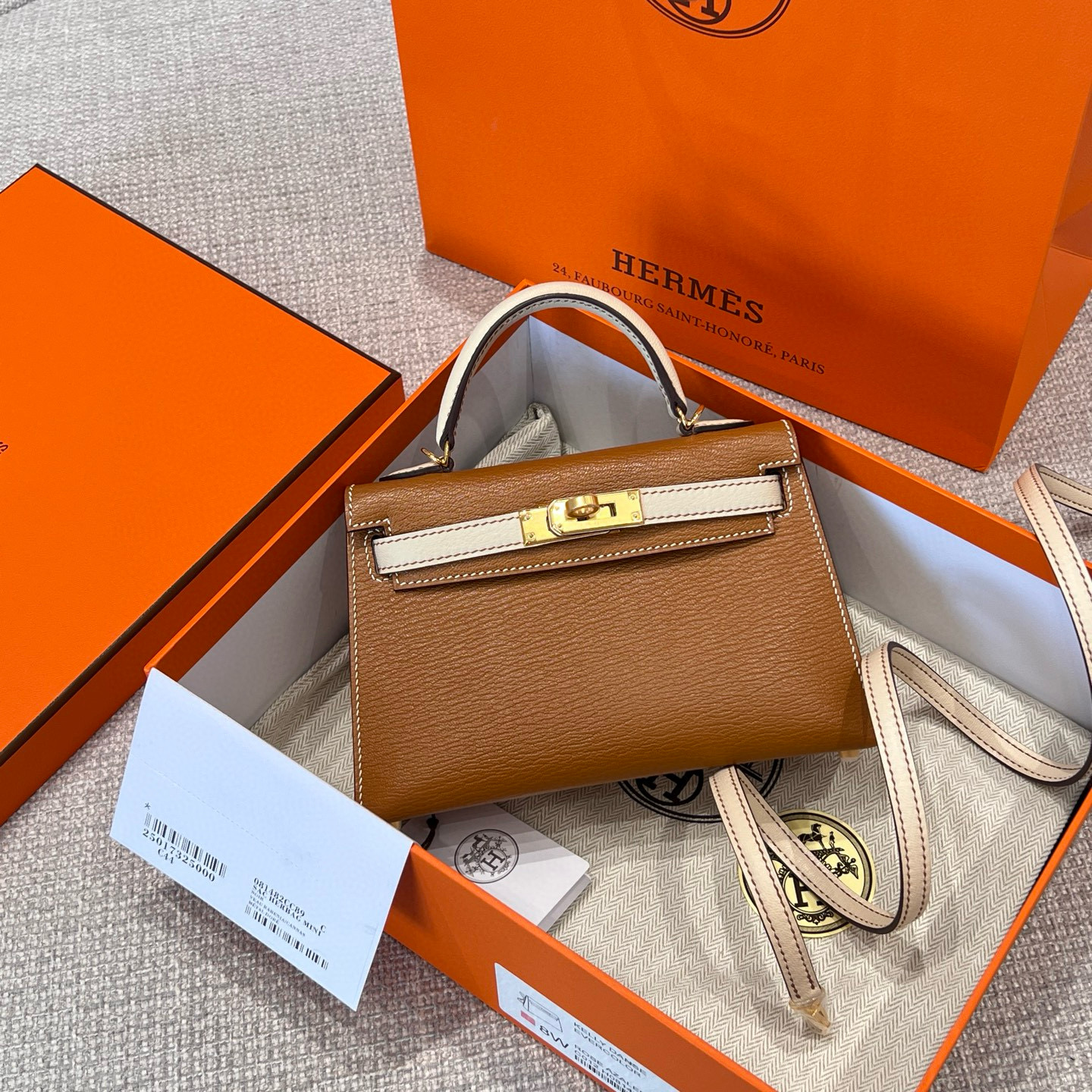 에르메스 Hermes Mini Kelly chèvre 37 Gold and i2 nata/gold