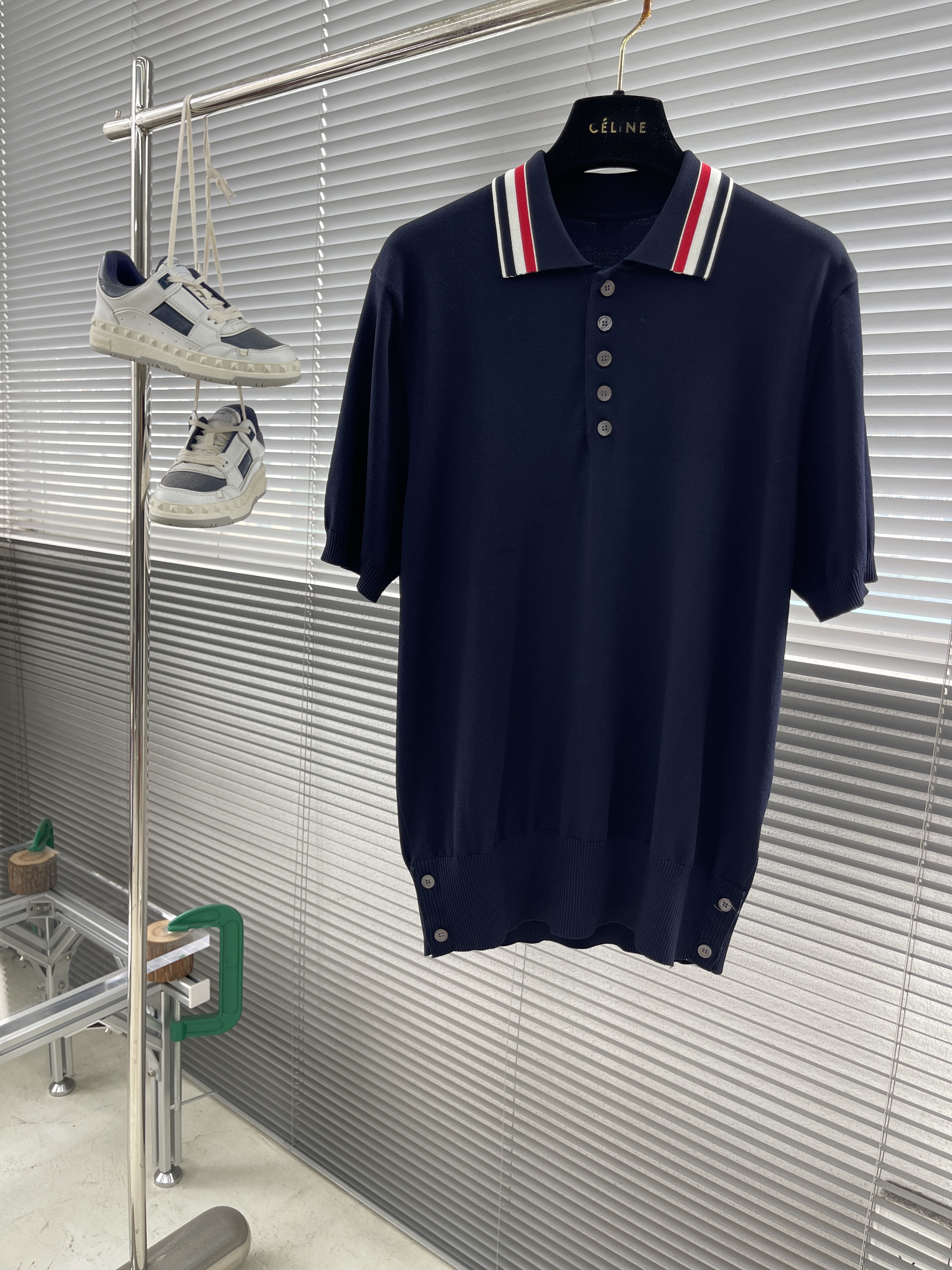 톰브라운 Thom Browne 동서 폴로 셔츠