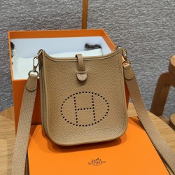 에르메스 Hermes Mini Evelyne 16cm clemence 4B Biscuit/gold