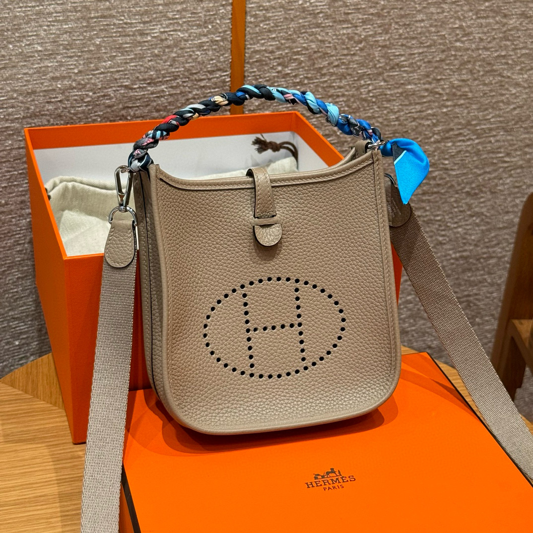 에르메스 Hermes Mini Evelyne 16cm clemence 81 Girs tourtelle/silver