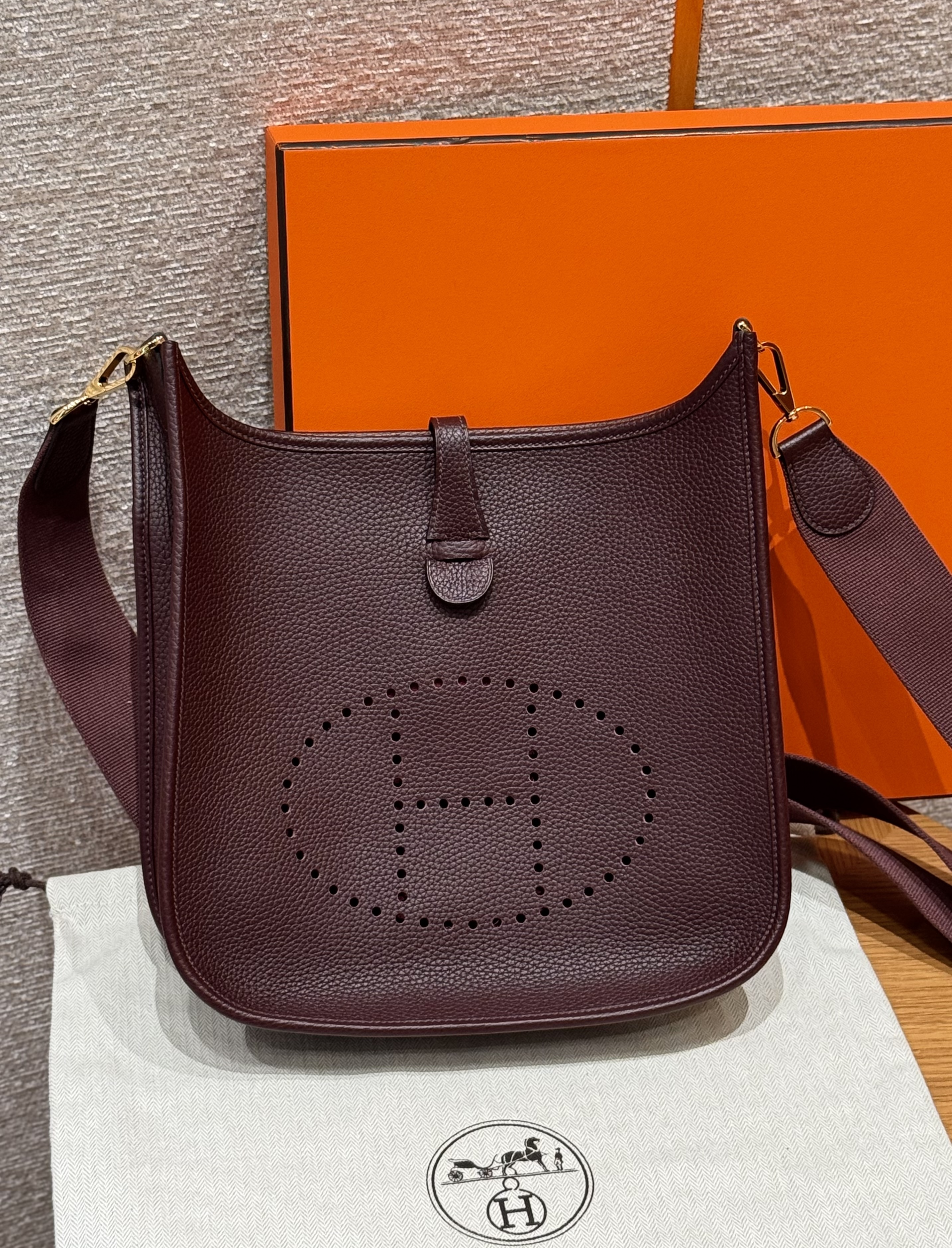 에르메스 Hermes Evelyne 29cm clemence 0G Rouge seller/gold