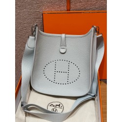 에르메스 Hermes Evelyne 29cm clemence 08 Blue pale/silver